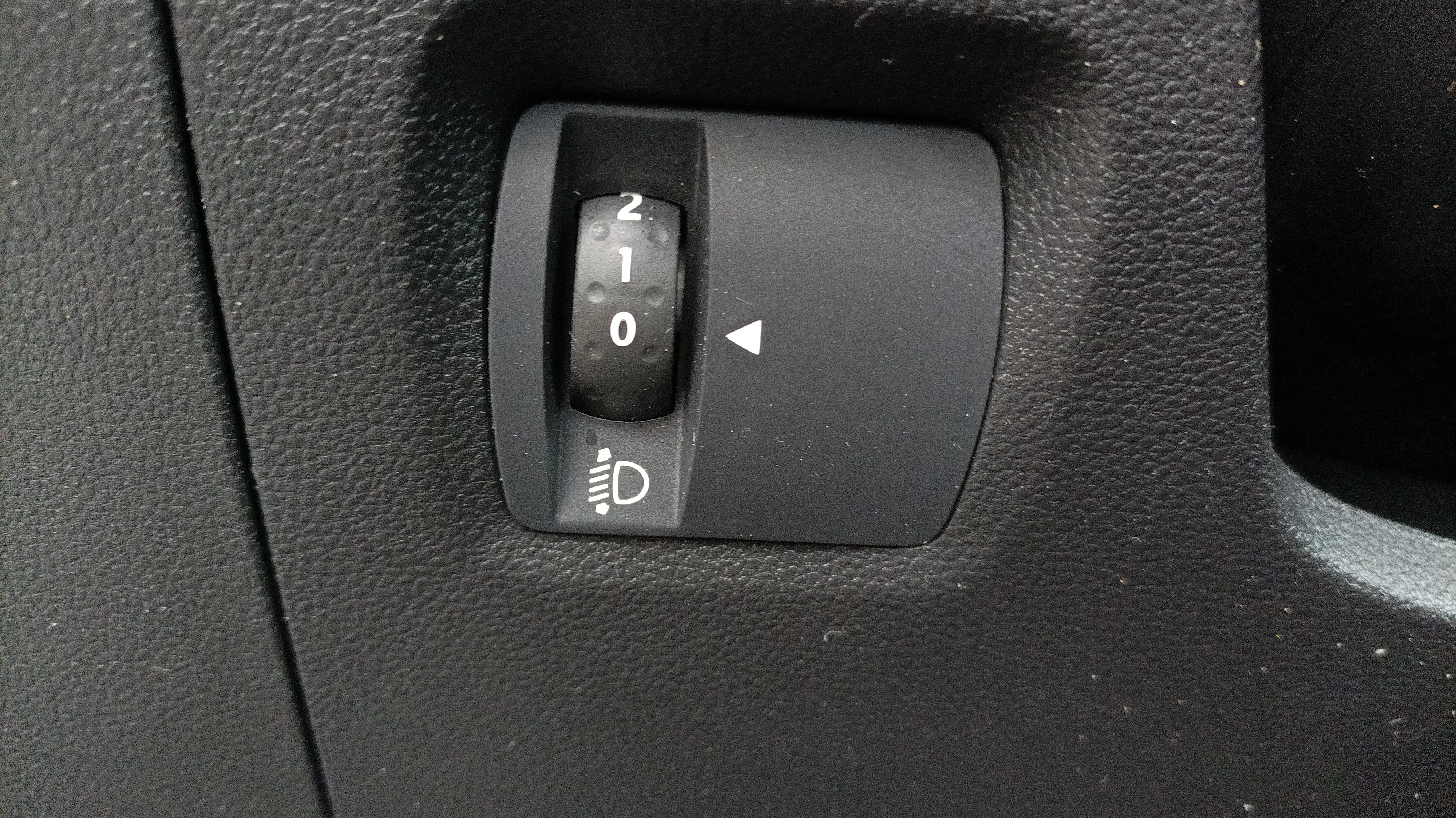 Dacia Sandero Essential SCe 65 - foto 23
