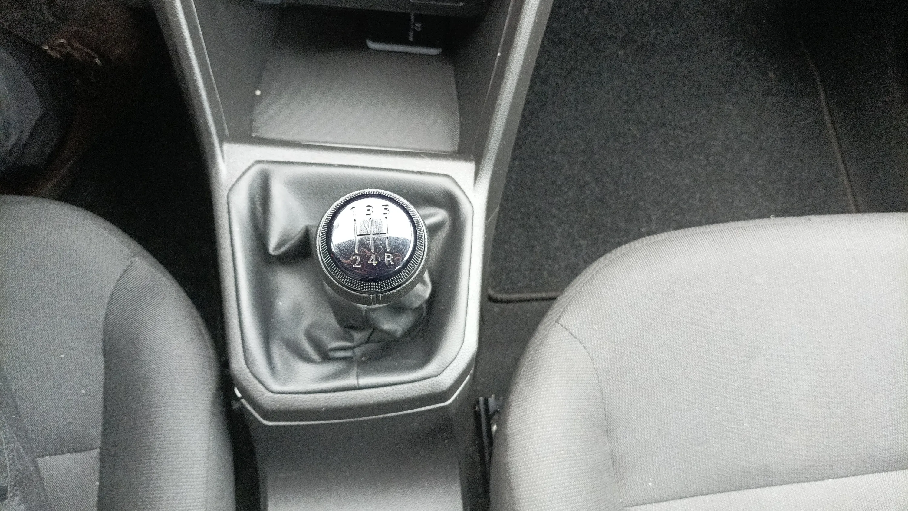 Dacia Sandero Essential SCe 65 - foto 22