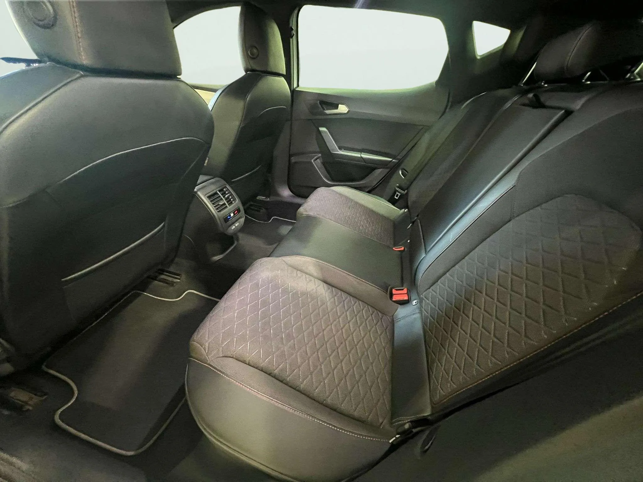 SEAT León 1.4 e-Hybrid DSG-6 FR - foto 12