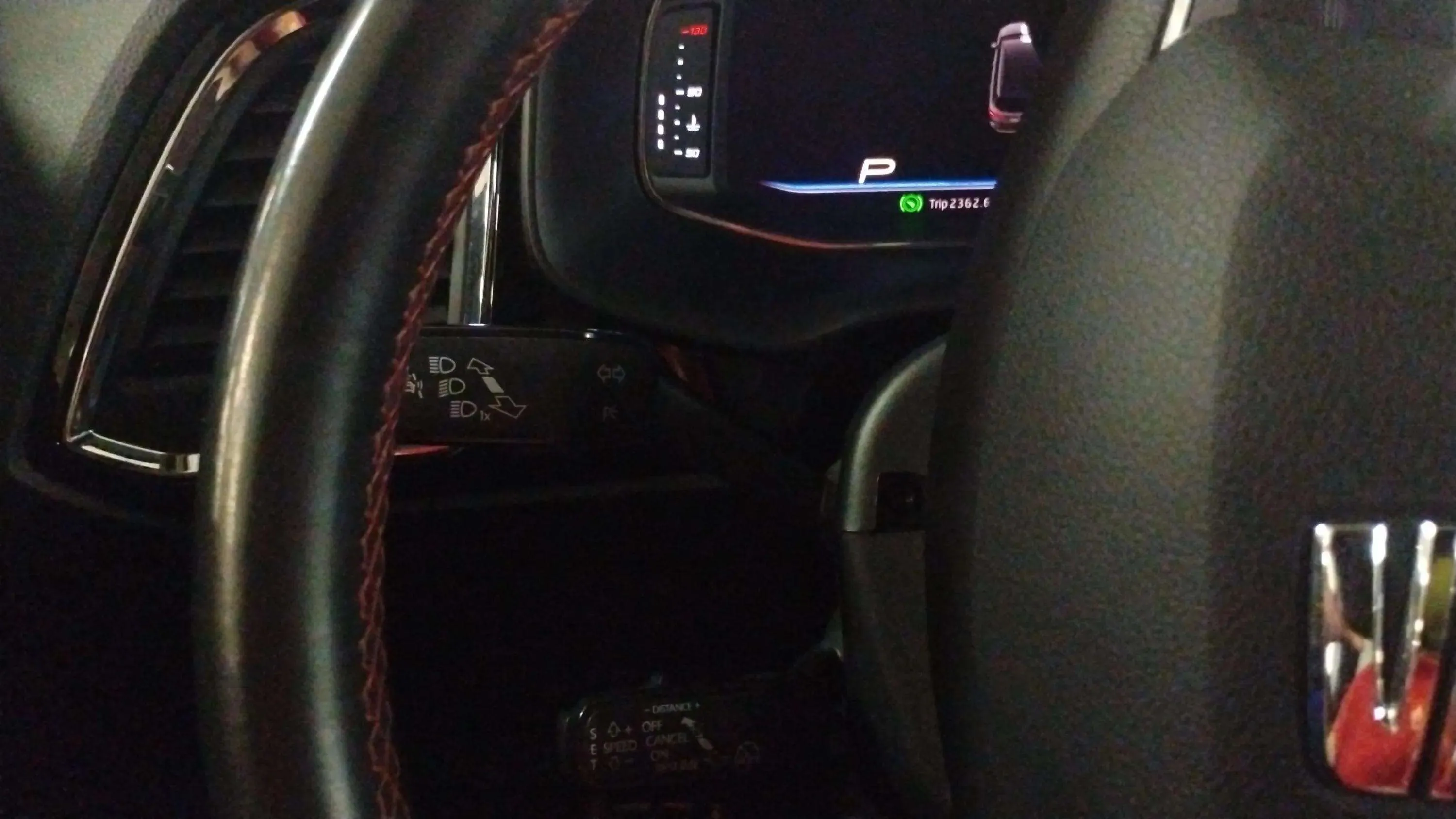 SEAT Ateca 2.0 TSI DSG-7 4D FR Plus - foto 21