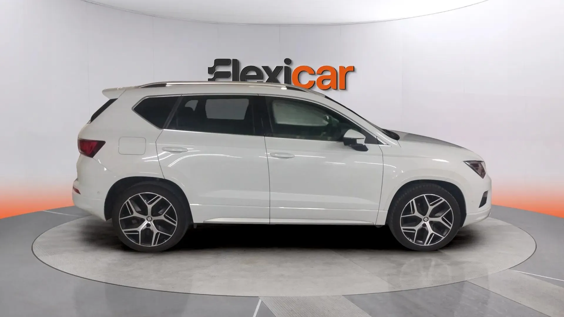 SEAT Ateca 2.0 TSI DSG-7 4D FR Plus - foto 3