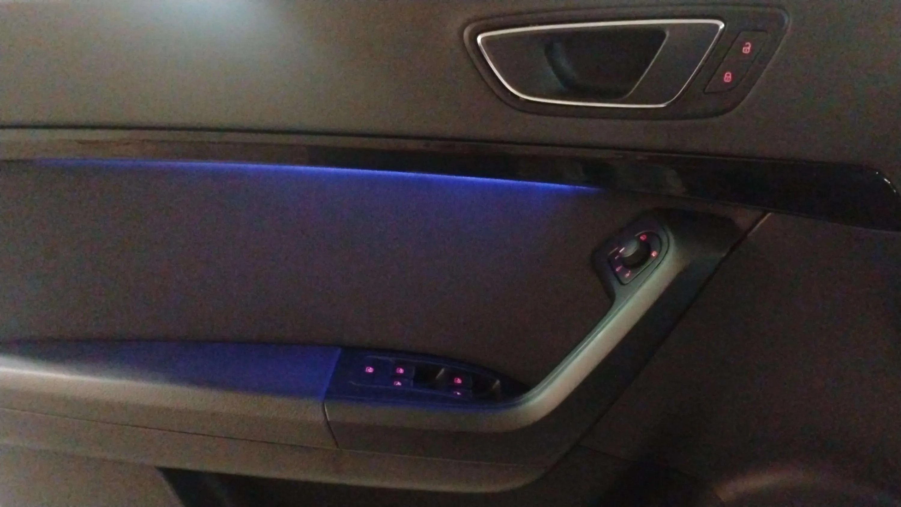 SEAT Ateca 2.0 TSI DSG-7 4D FR Plus - foto 23