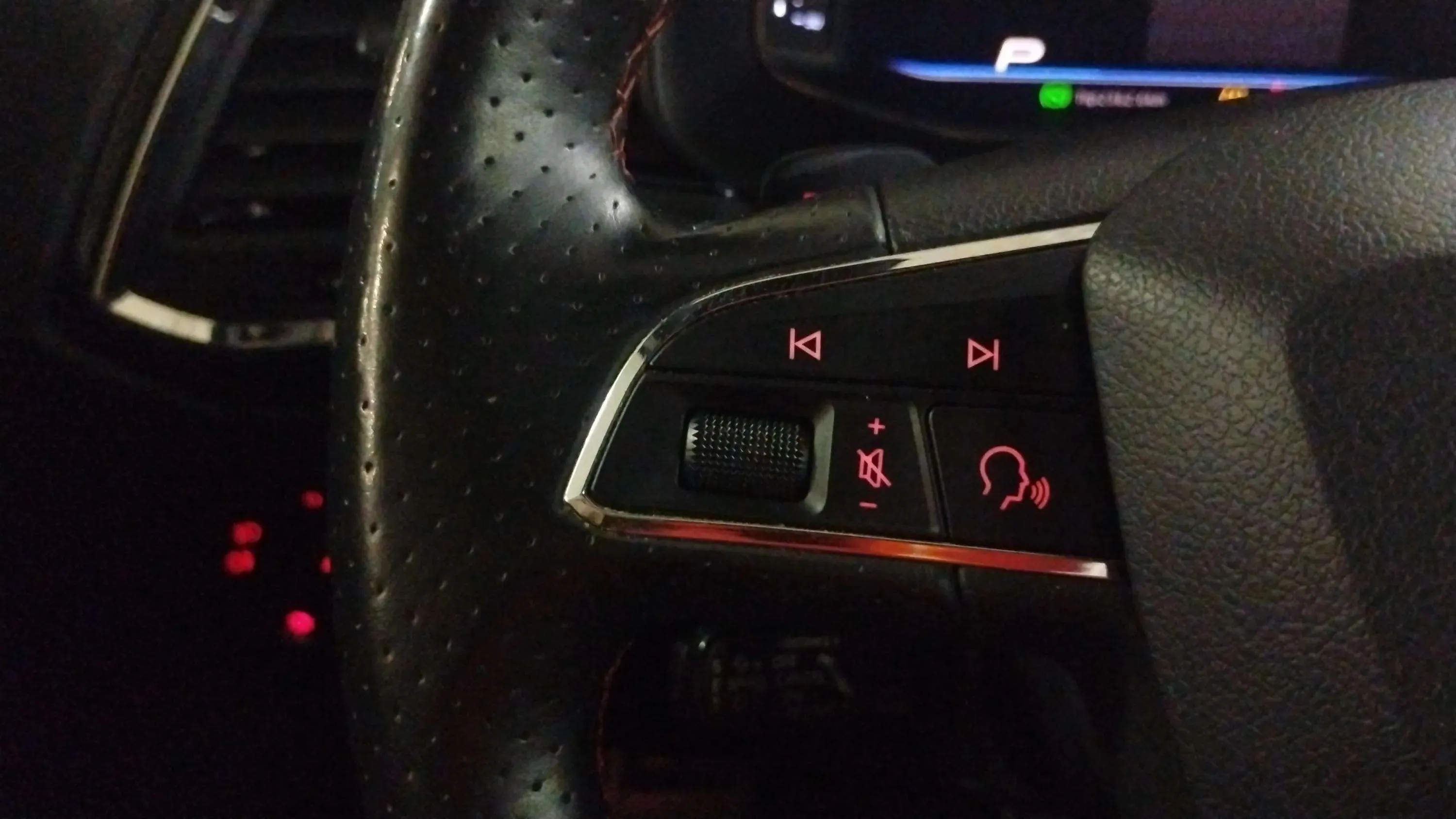 SEAT Ateca 2.0 TSI DSG-7 4D FR Plus - foto 19