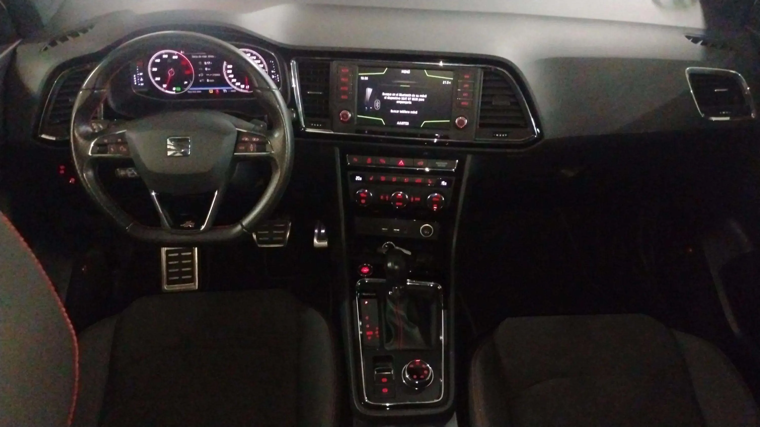 SEAT Ateca 2.0 TSI DSG-7 4D FR Plus - foto 16