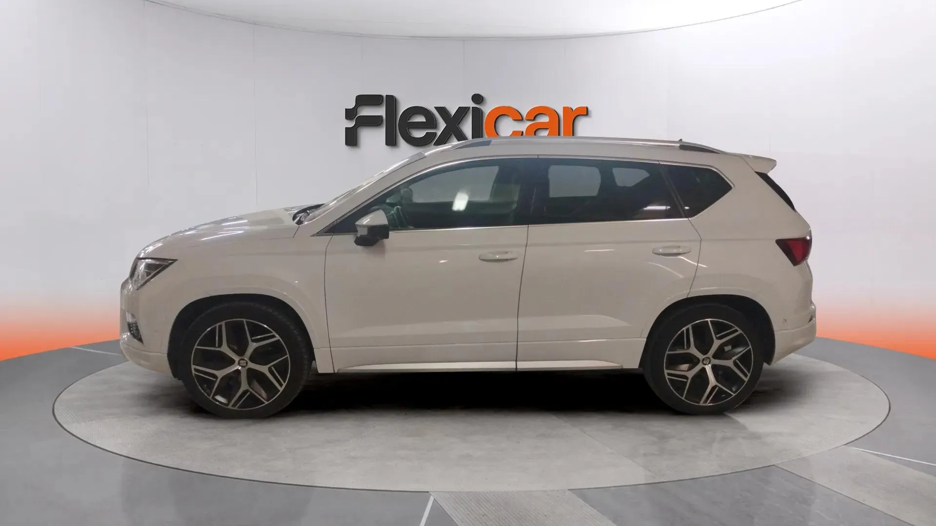 SEAT Ateca 2.0 TSI DSG-7 4D FR Plus - foto 4