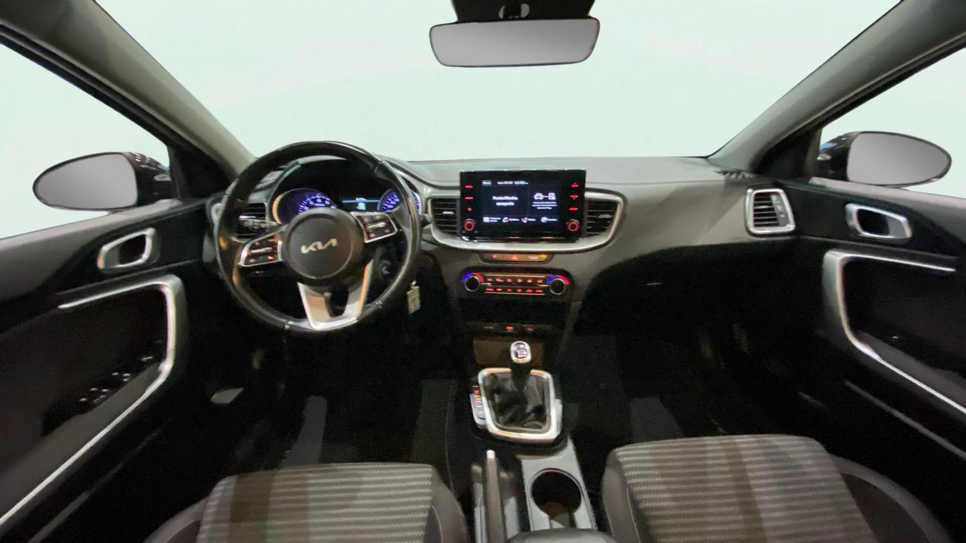 Kia XCeed 1.5 - foto 16