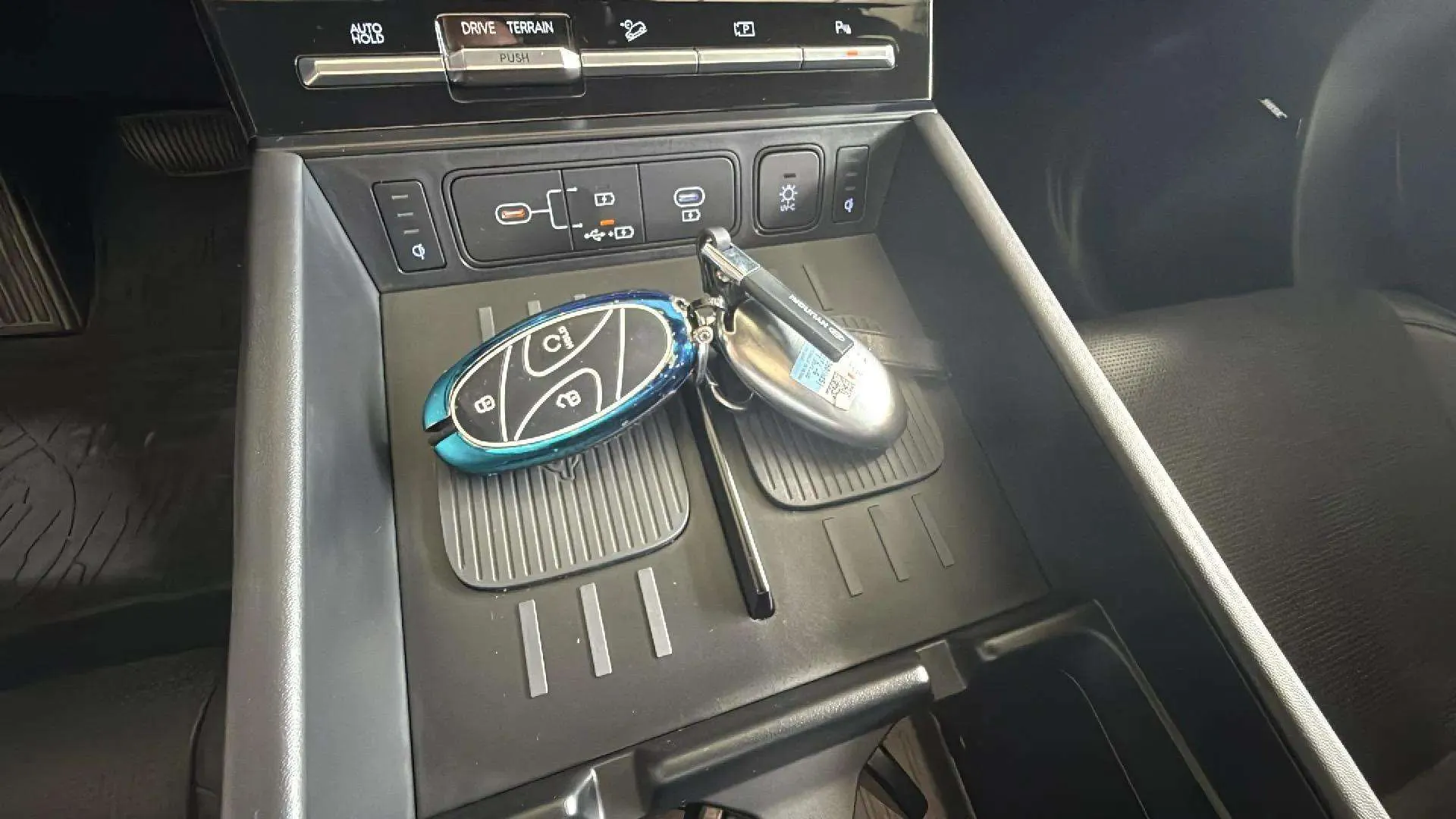 Hyundai Santa Fe HEV 1.6T 4x4 Calligraphy - foto 20