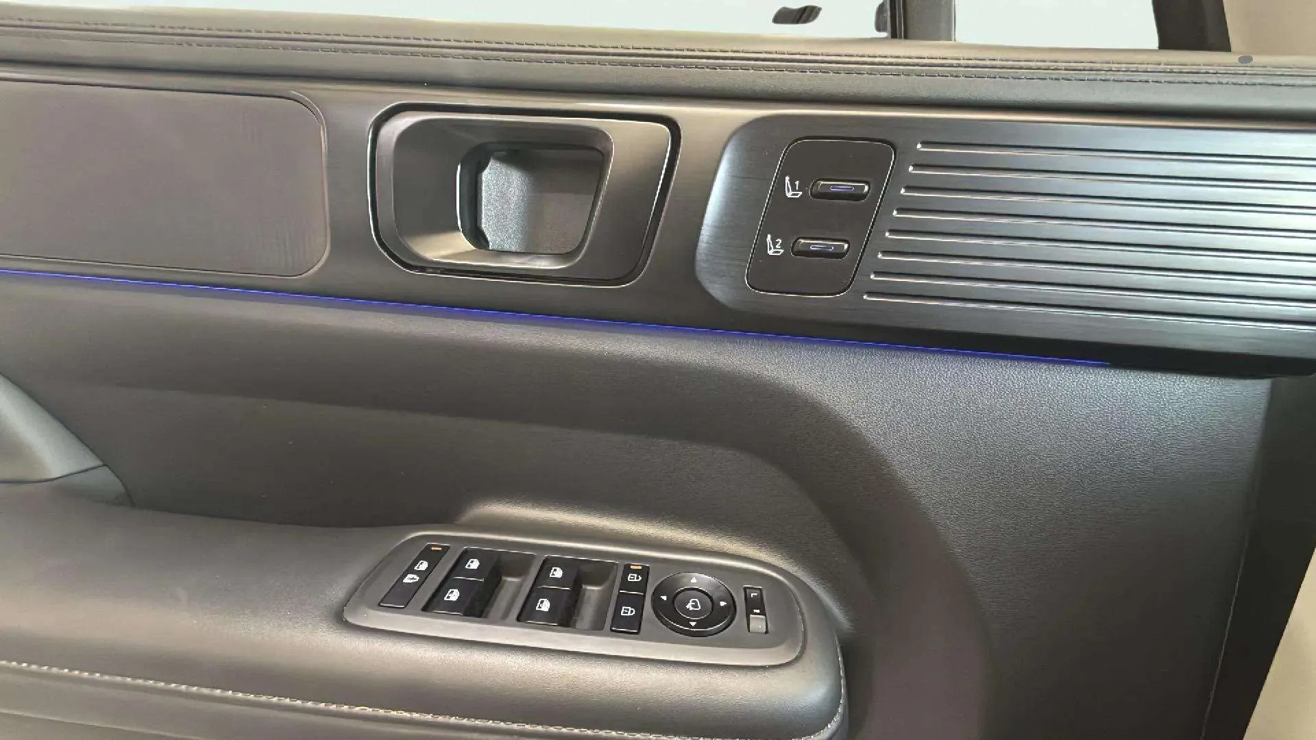 Hyundai Santa Fe HEV 1.6T 4x4 Calligraphy - foto 18