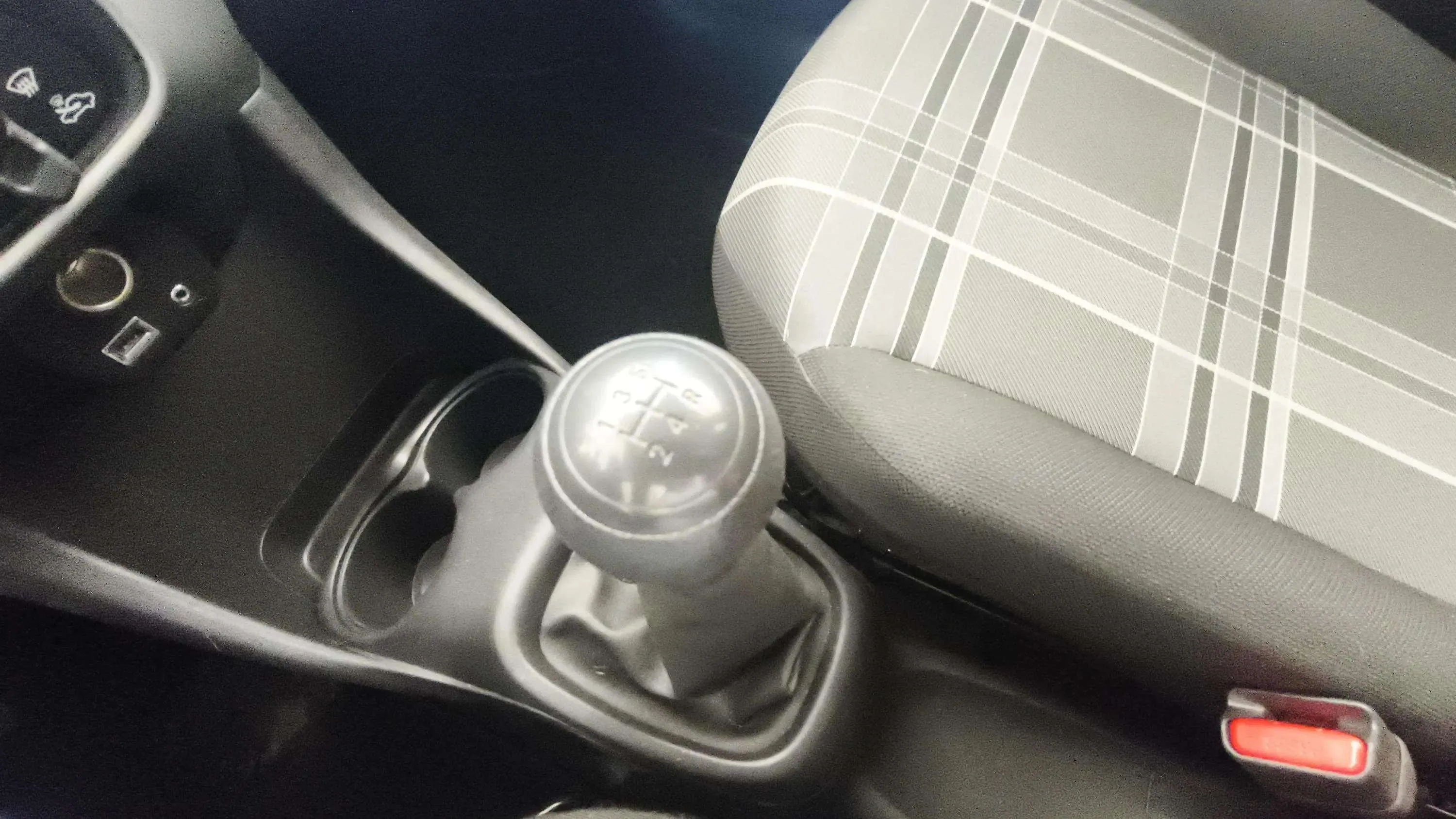 Peugeot 108 1.2 PureTech - foto 17