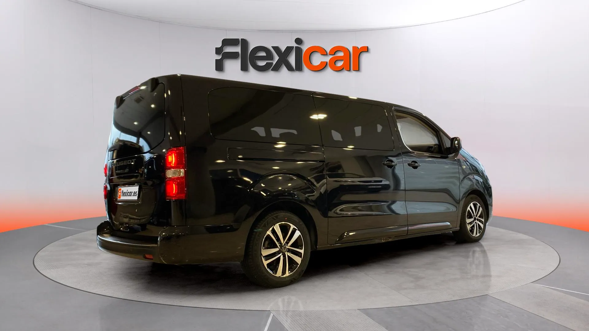 Peugeot Traveller Business Long BlueHDi 180 EAT8 - foto 30