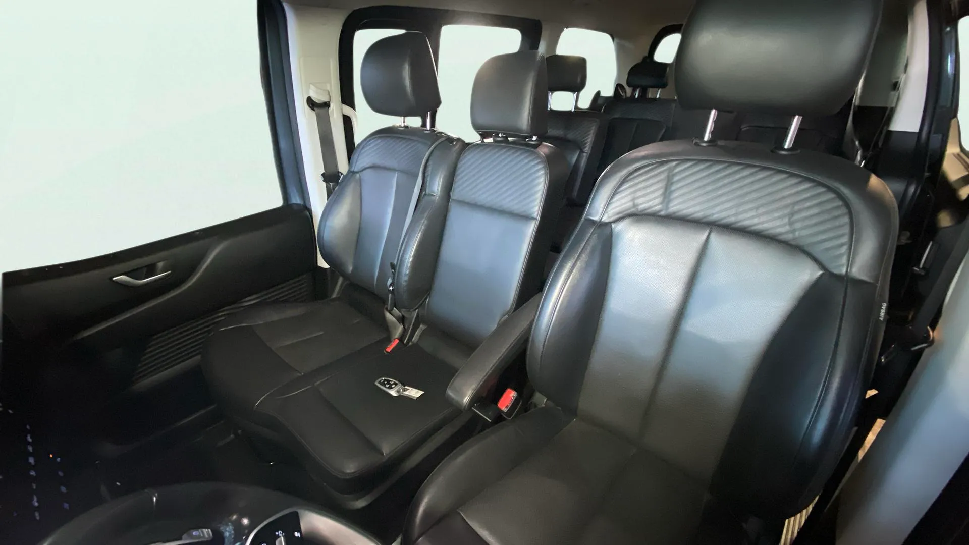 Hyundai STARIA 2.2 CRDi Style 4x4 9S - foto 39