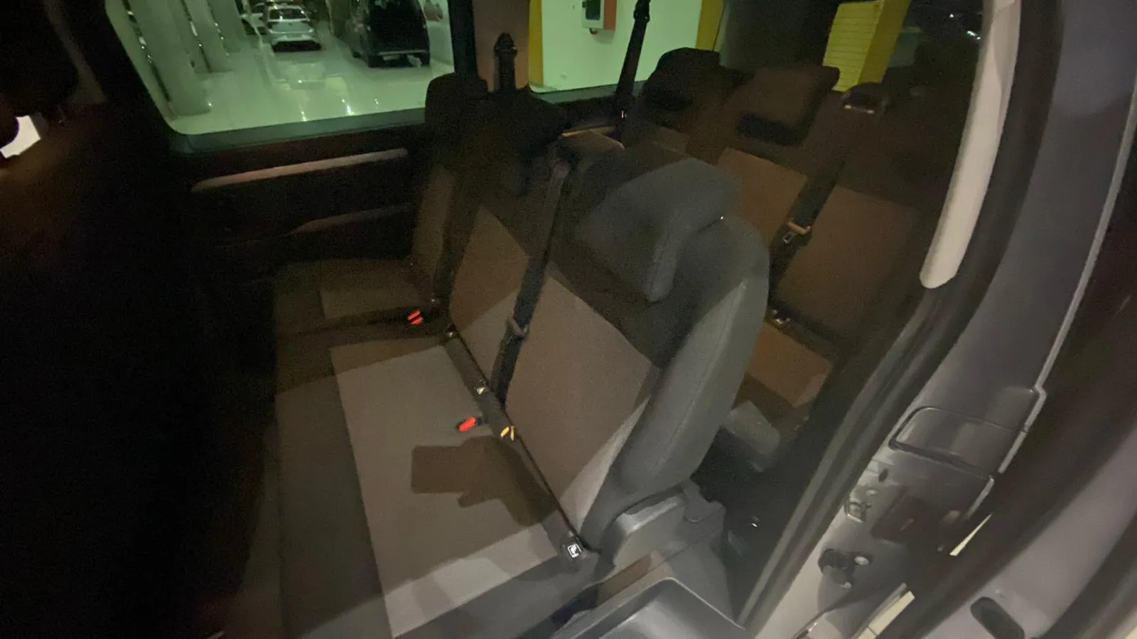 Peugeot Traveller Business Long BlueHDi 180 EAT8 - foto 16