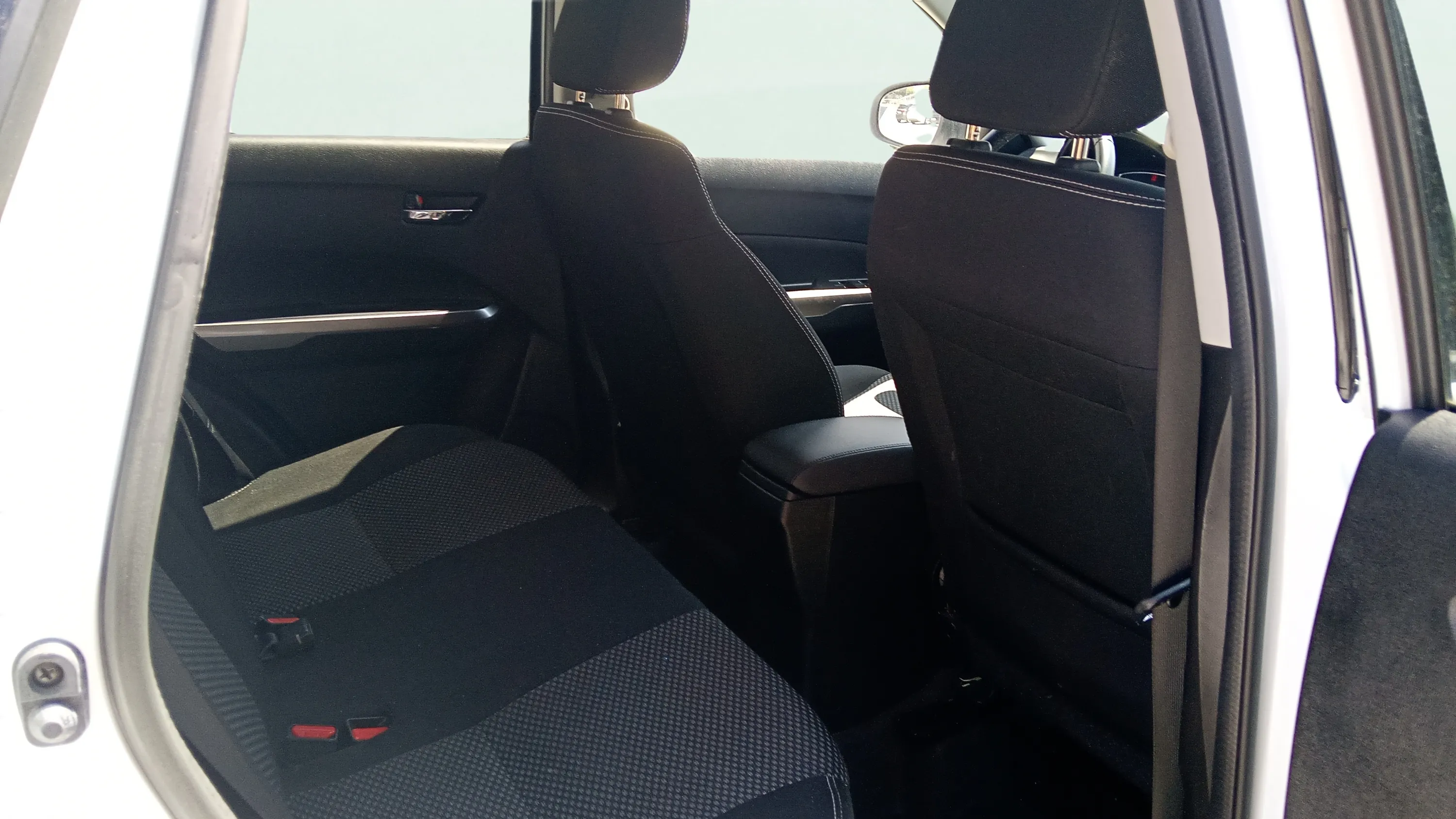 Suzuki Vitara 1.5 GLE 4WD Strong Hybrid - foto 14
