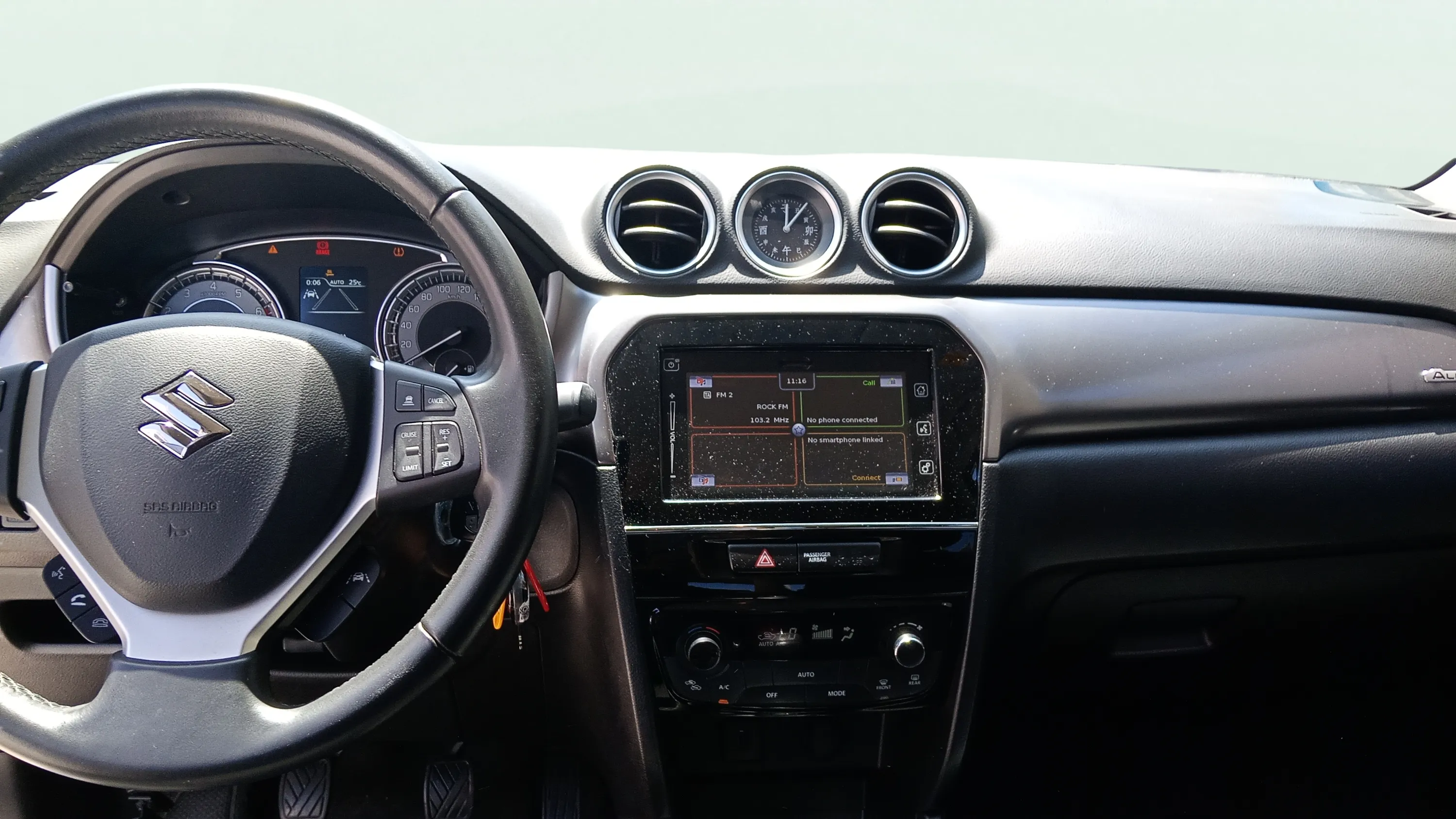 Suzuki Vitara 1.5 GLE 4WD Strong Hybrid - foto 11
