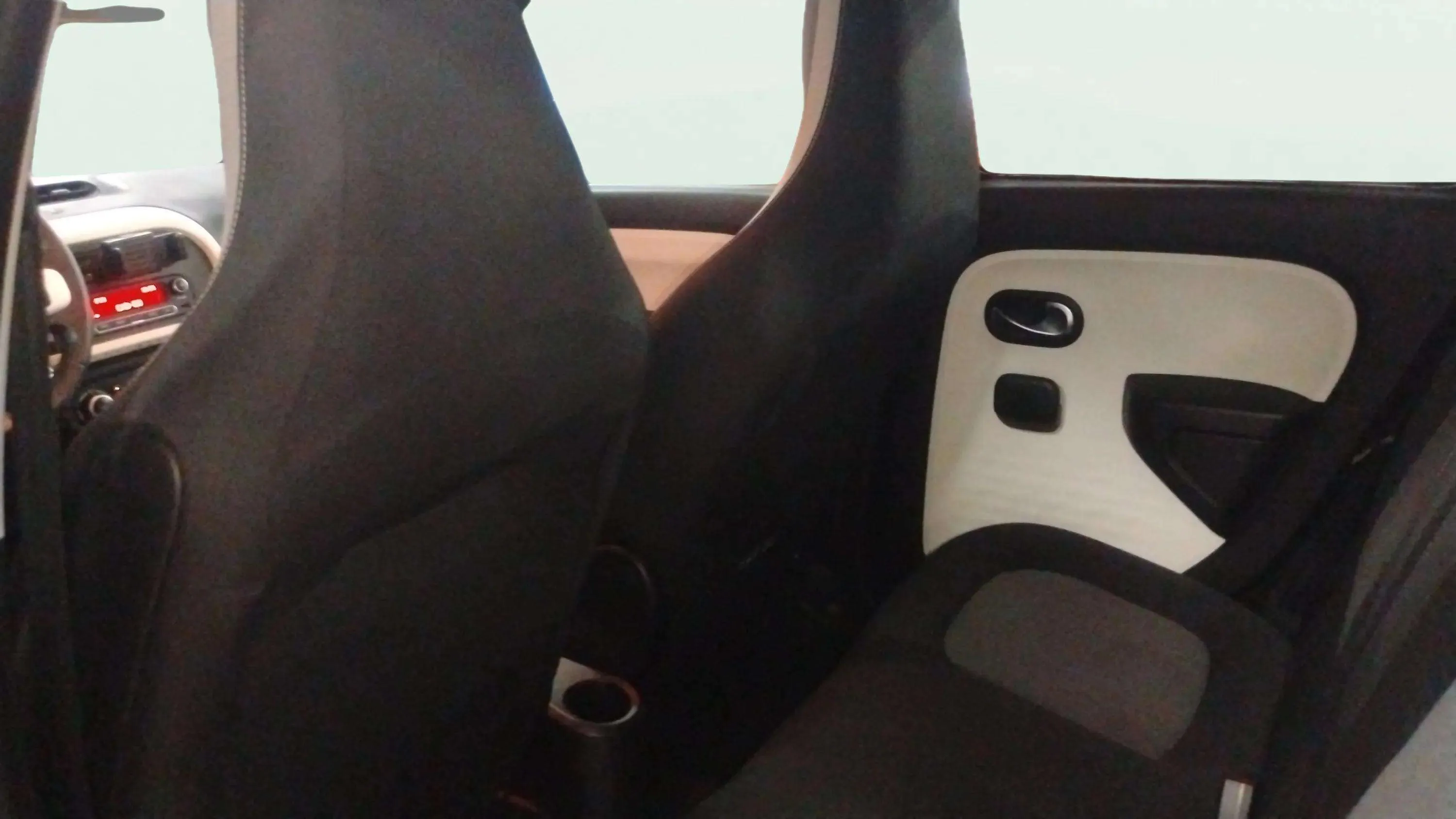 Renault Twingo Limited SCe -18 - foto 12