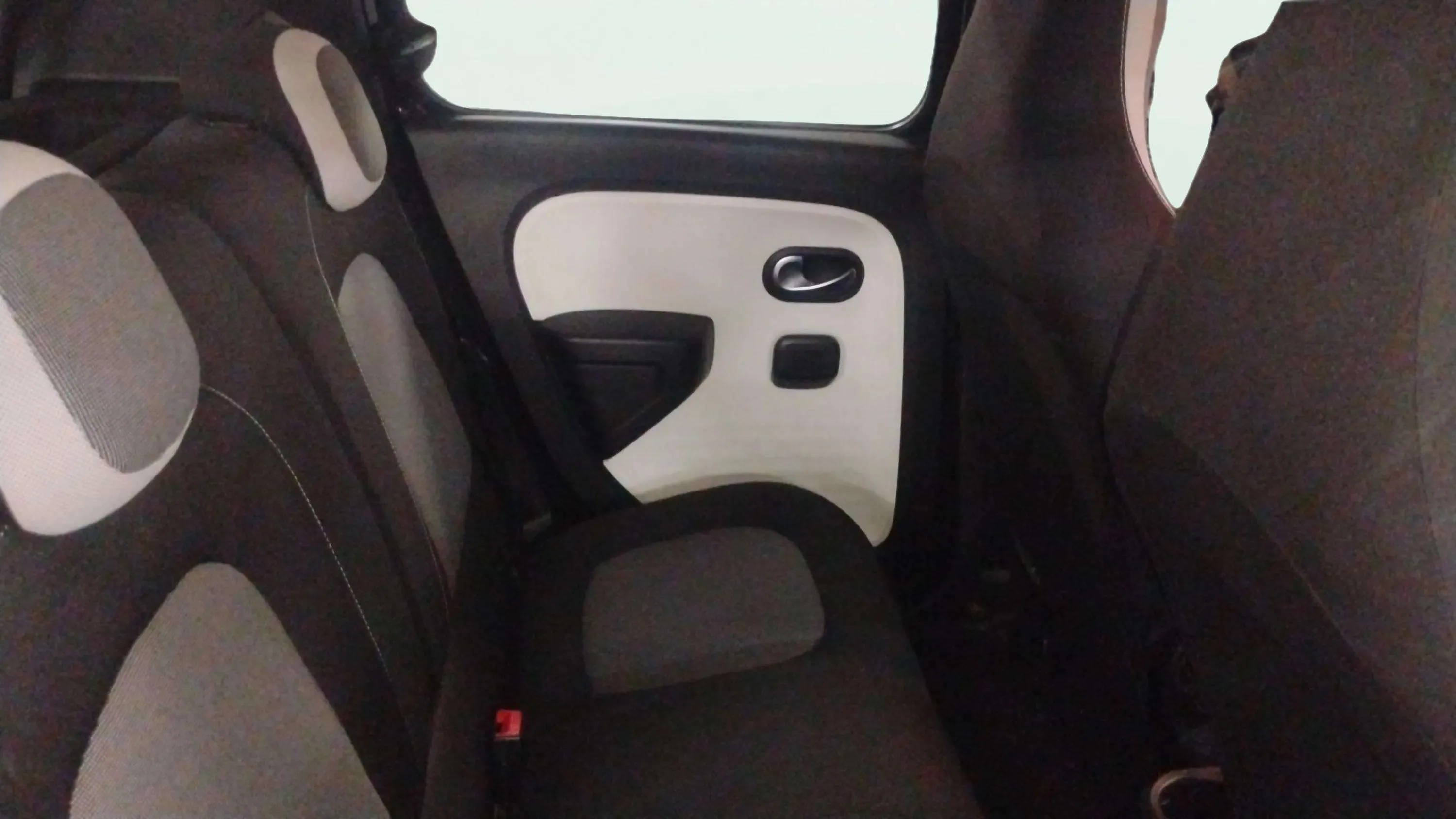 Renault Twingo Limited SCe -18 - foto 15