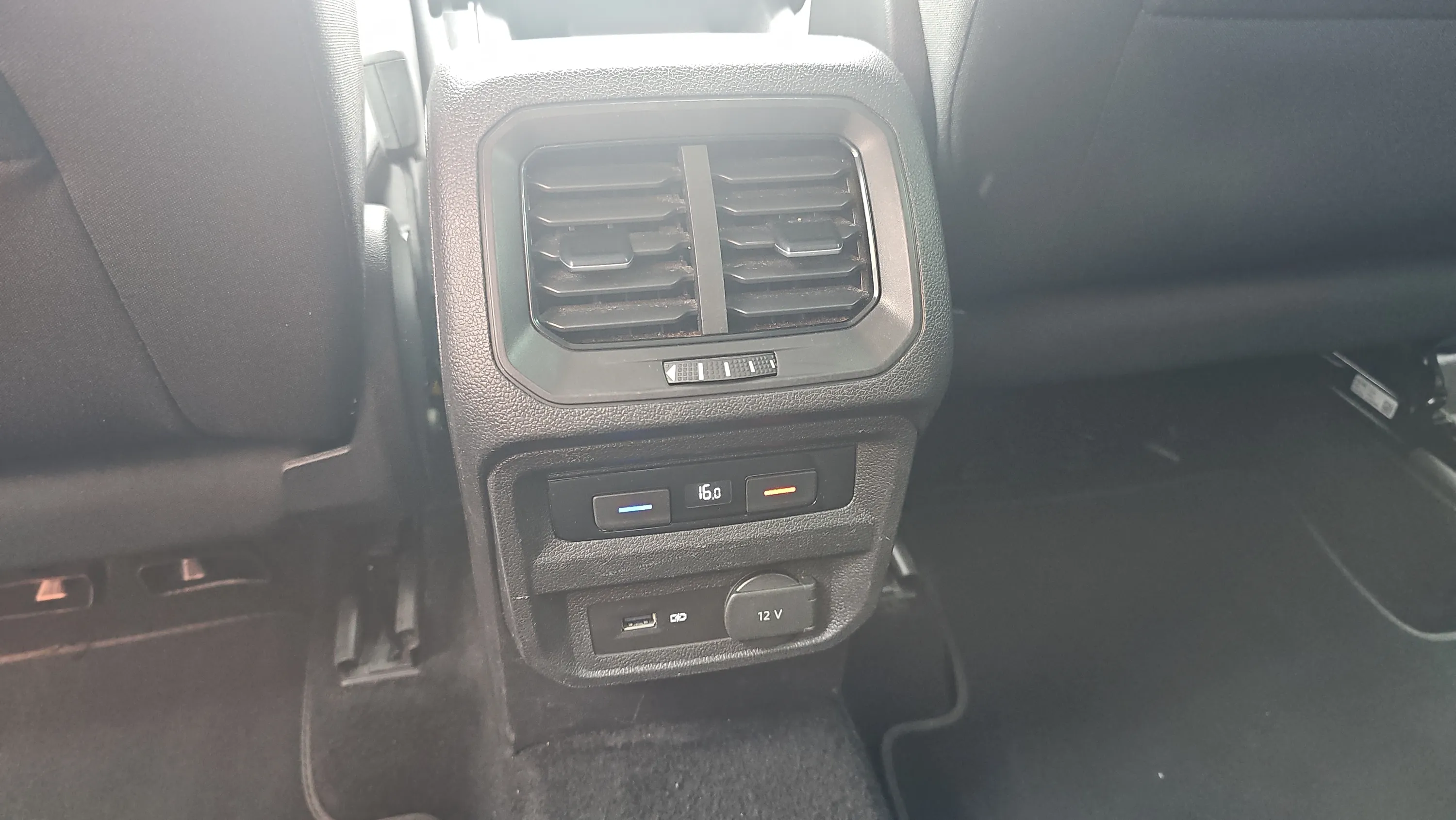 Volkswagen Tiguan Advance 1.4 ACT TSI - foto 19