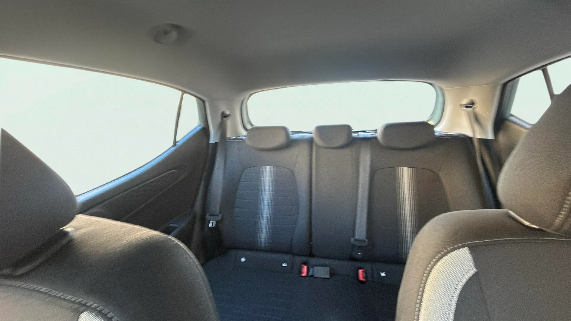 Hyundai i10 1.0 Klass - foto 21