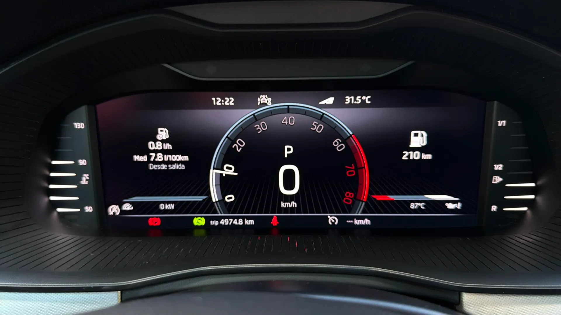 Škoda Kamiq 1.5 TSI DSG Sport - foto 11