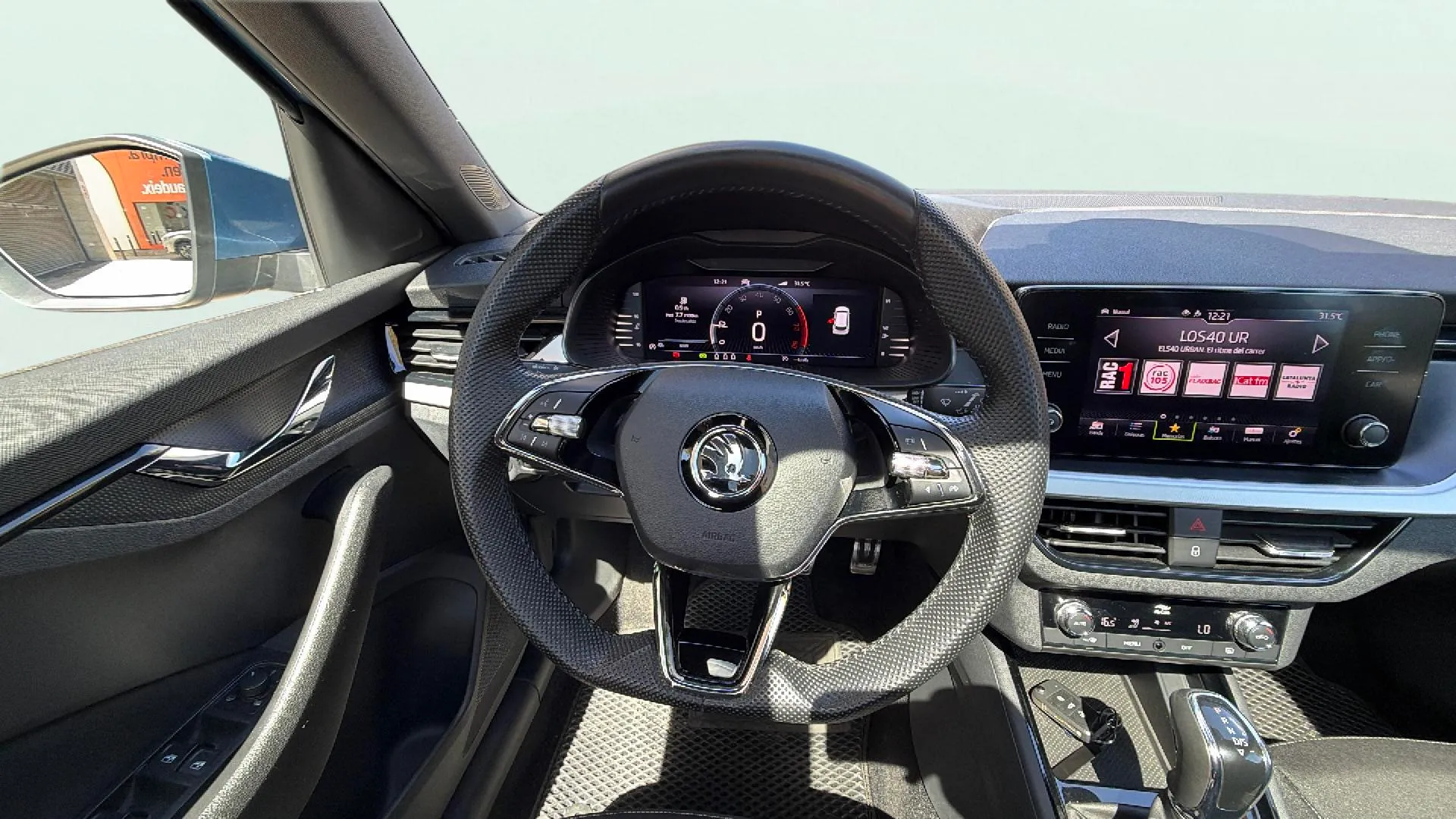 Škoda Kamiq 1.5 TSI DSG Sport - foto 10