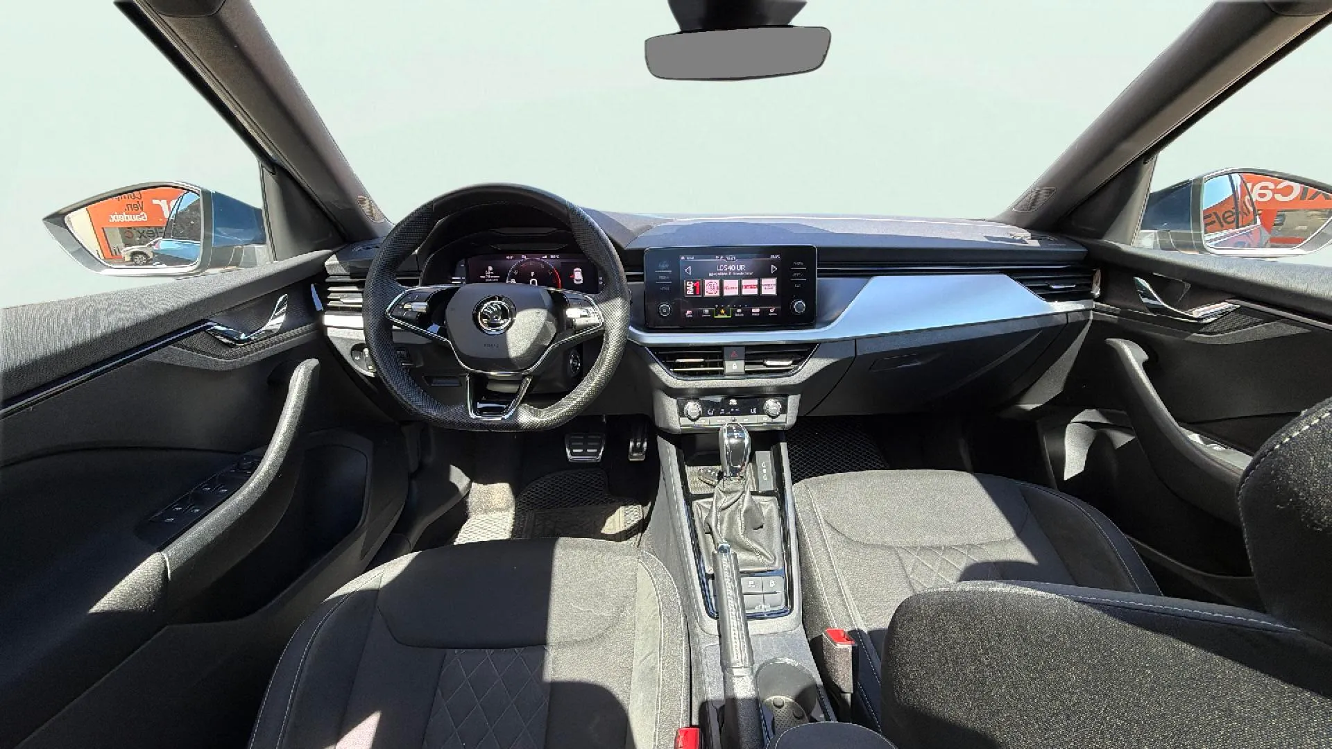 Škoda Kamiq 1.5 TSI DSG Sport - foto 9