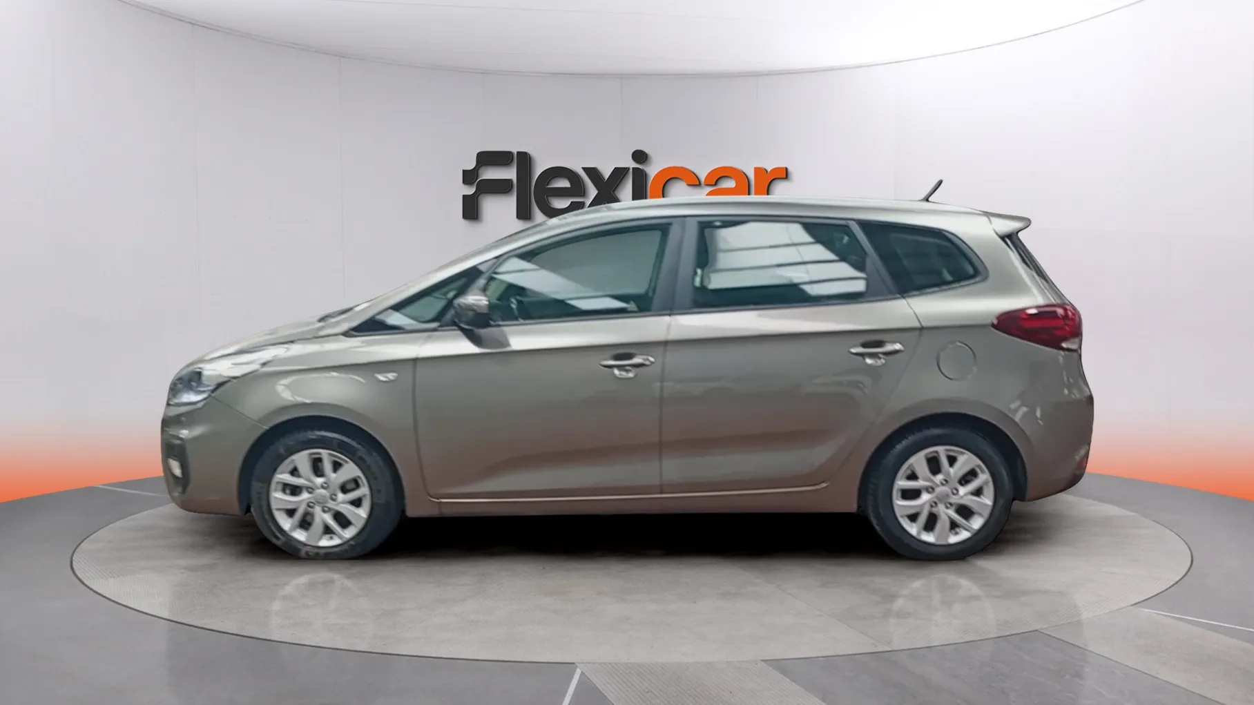 Kia Carens 1.6 GDi Basic - foto 4