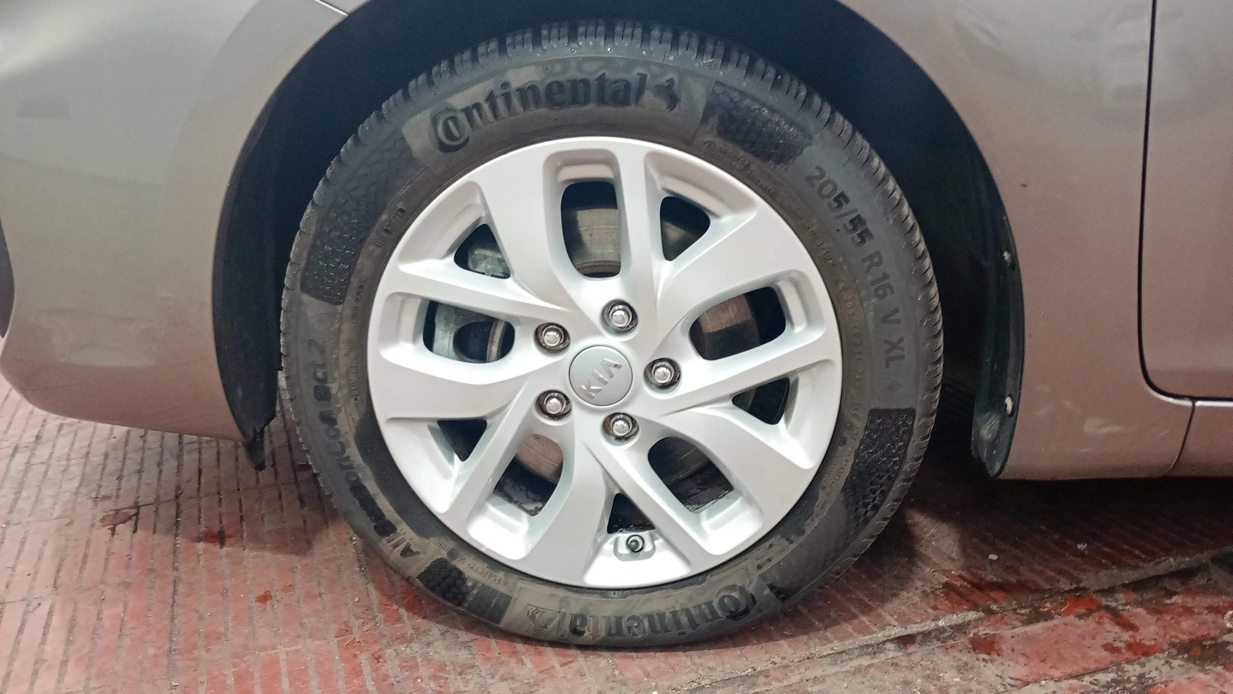 Kia Carens 1.6 GDi Basic - foto 19