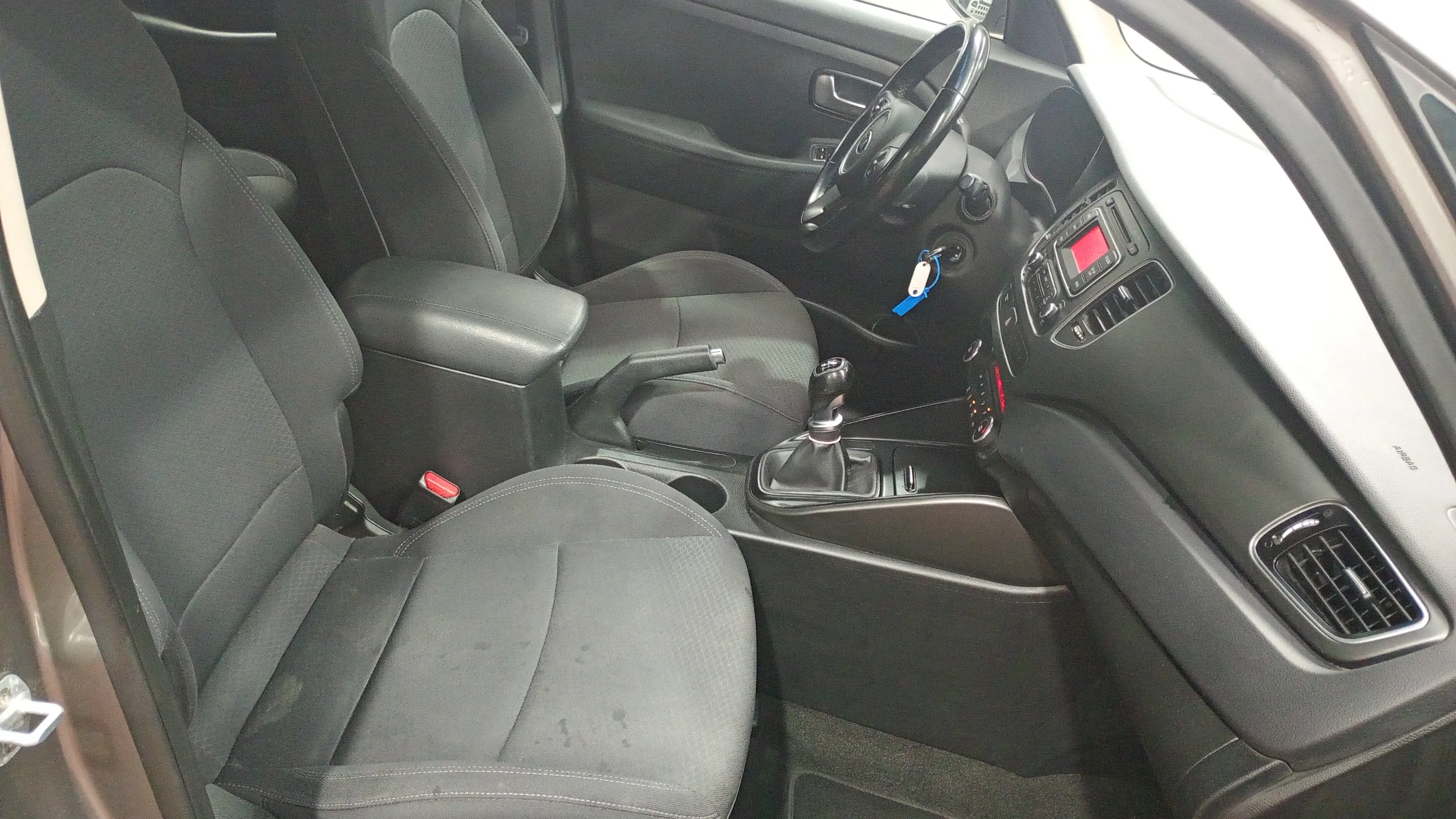 Kia Carens 1.6 GDi Basic - foto 15