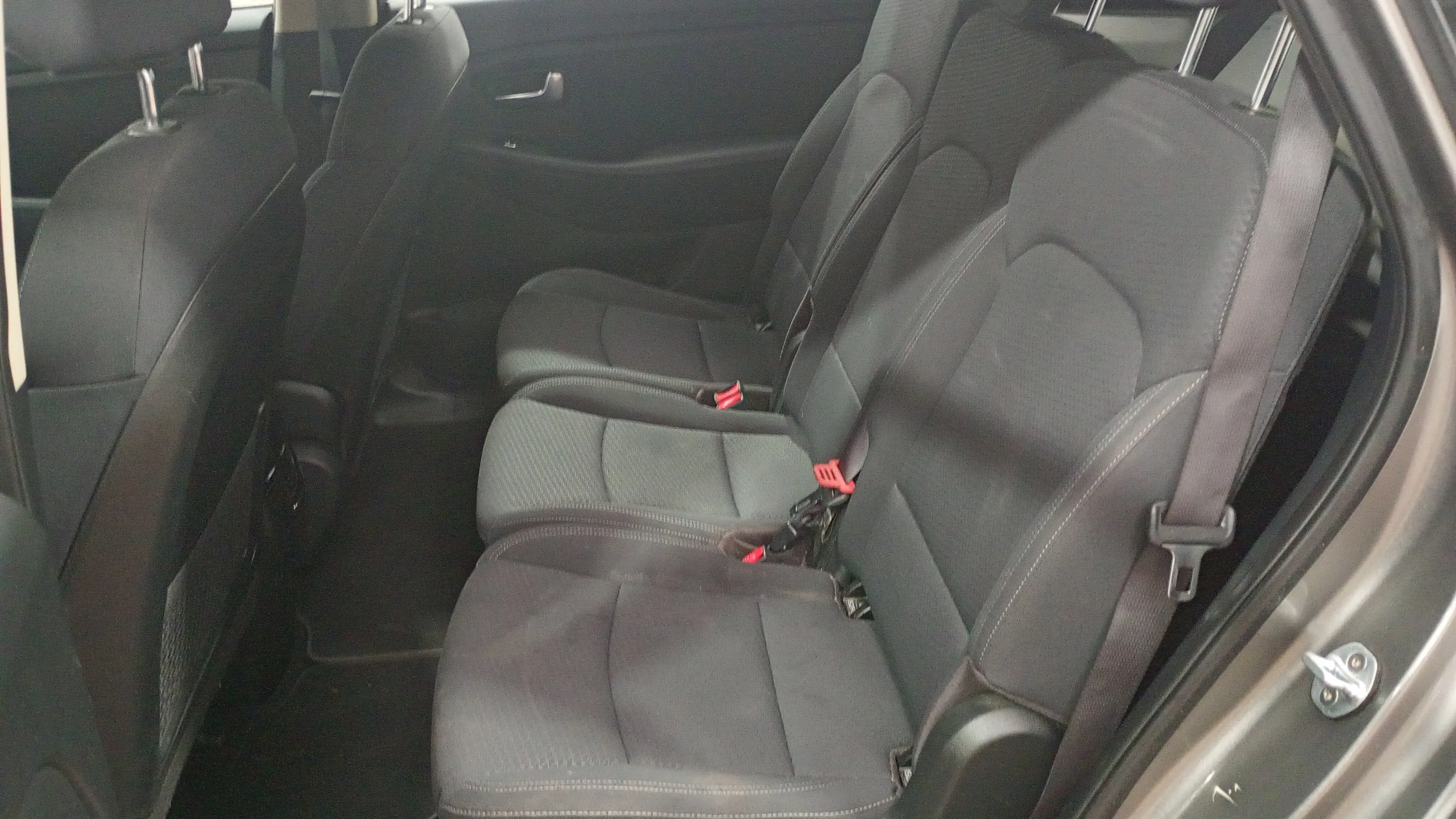 Kia Carens 1.6 GDi Basic - foto 17