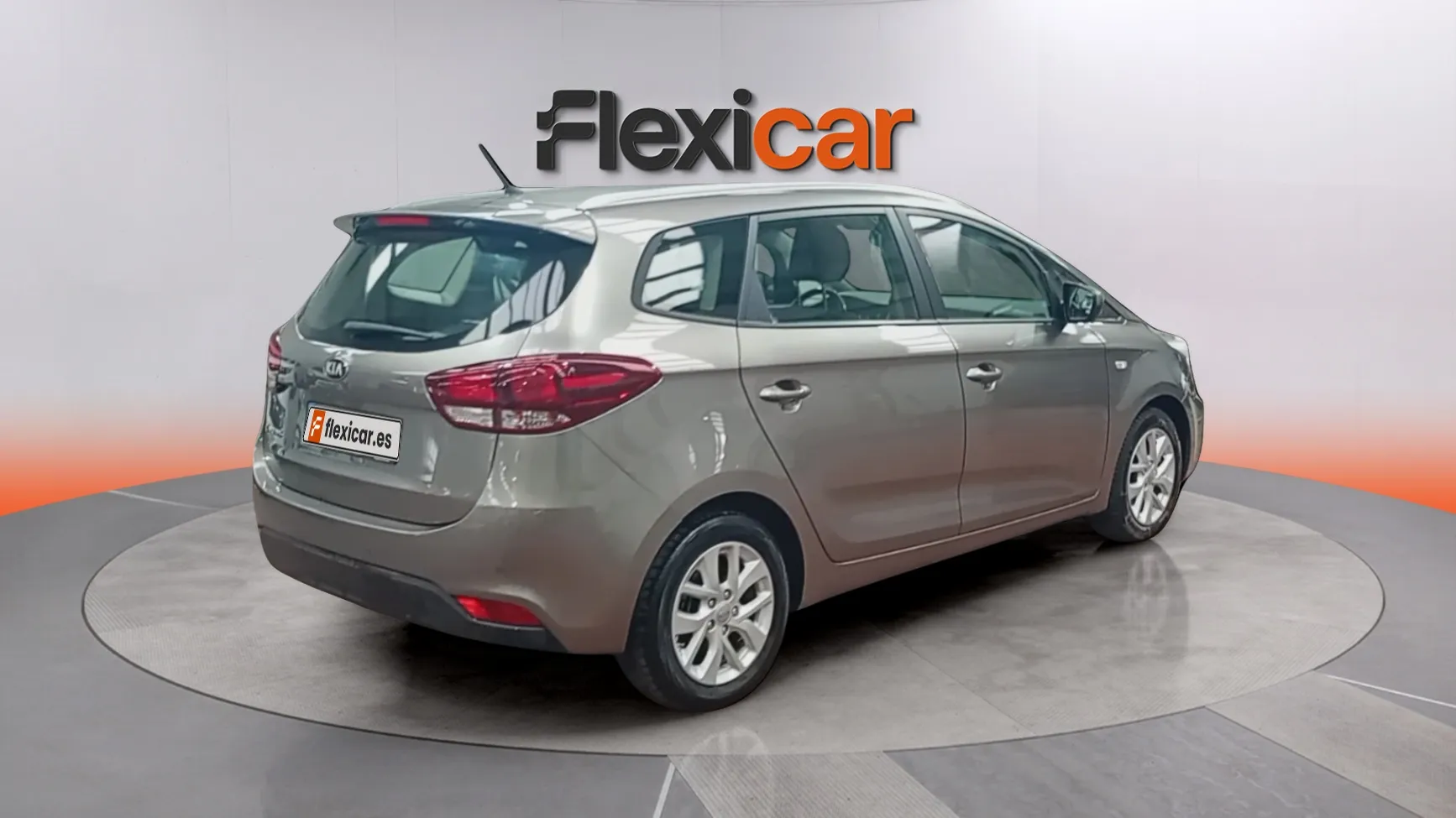 Kia Carens 1.6 GDi Basic - foto 8