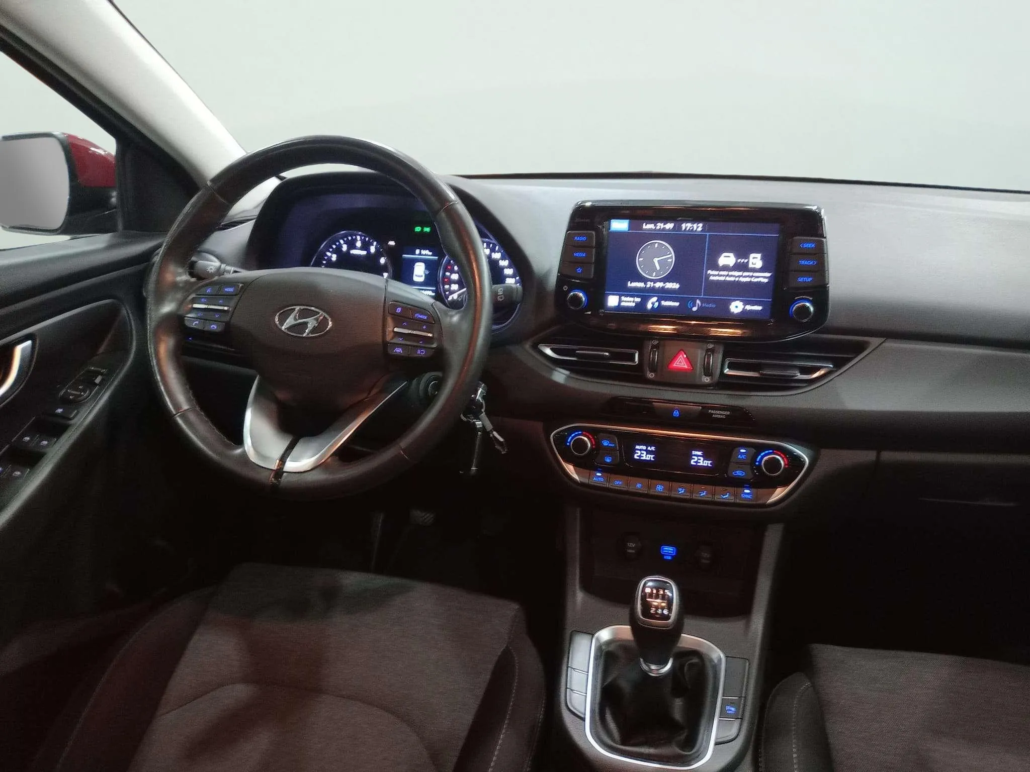 Hyundai i30 1.5 DPI Klass SLX - foto 17
