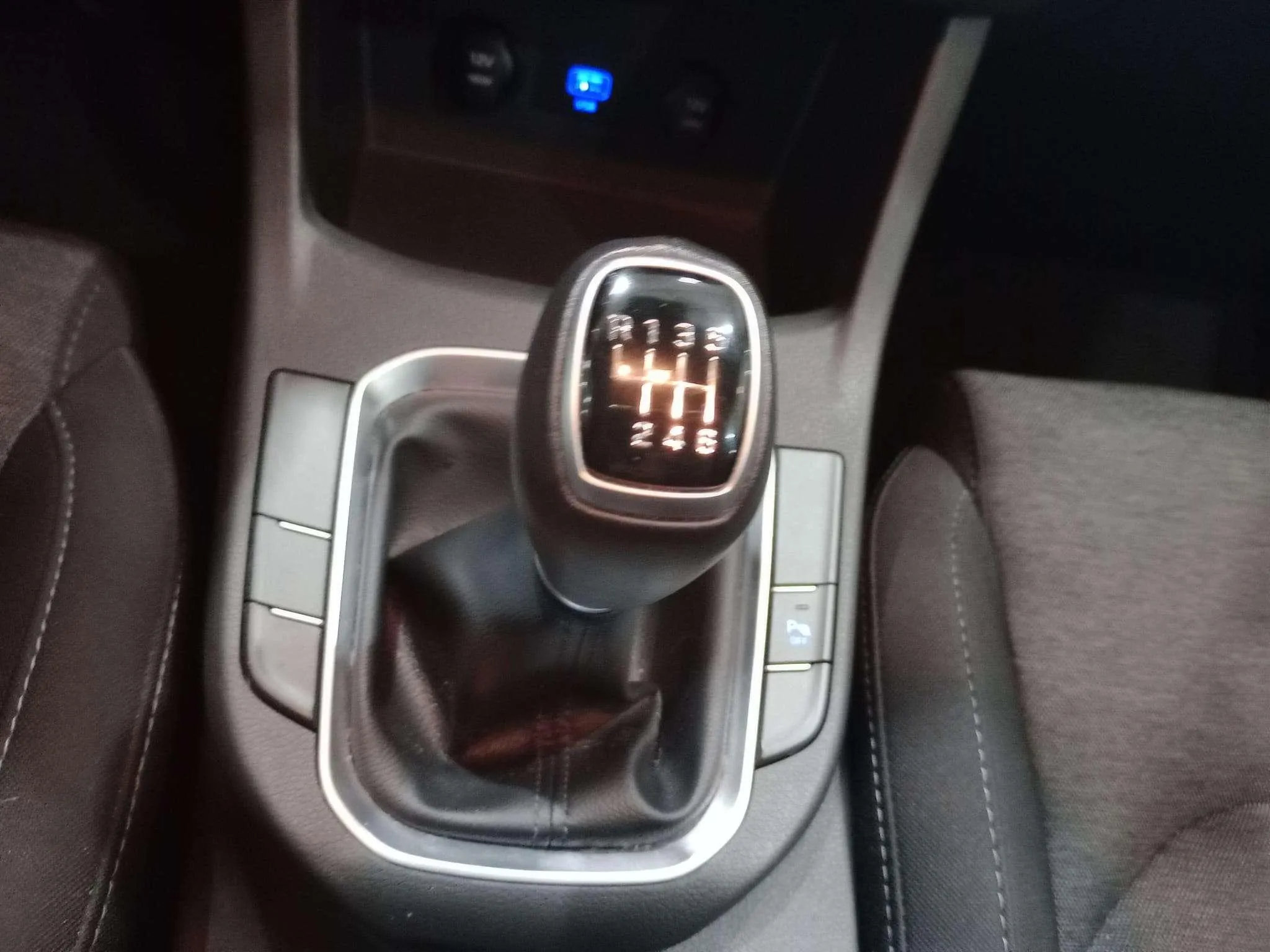 Hyundai i30 1.5 DPI Klass SLX - foto 14