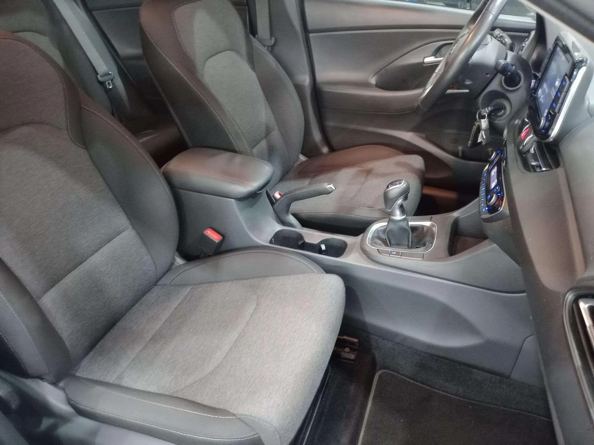 Hyundai i30 1.5 DPI Klass SLX - foto 10