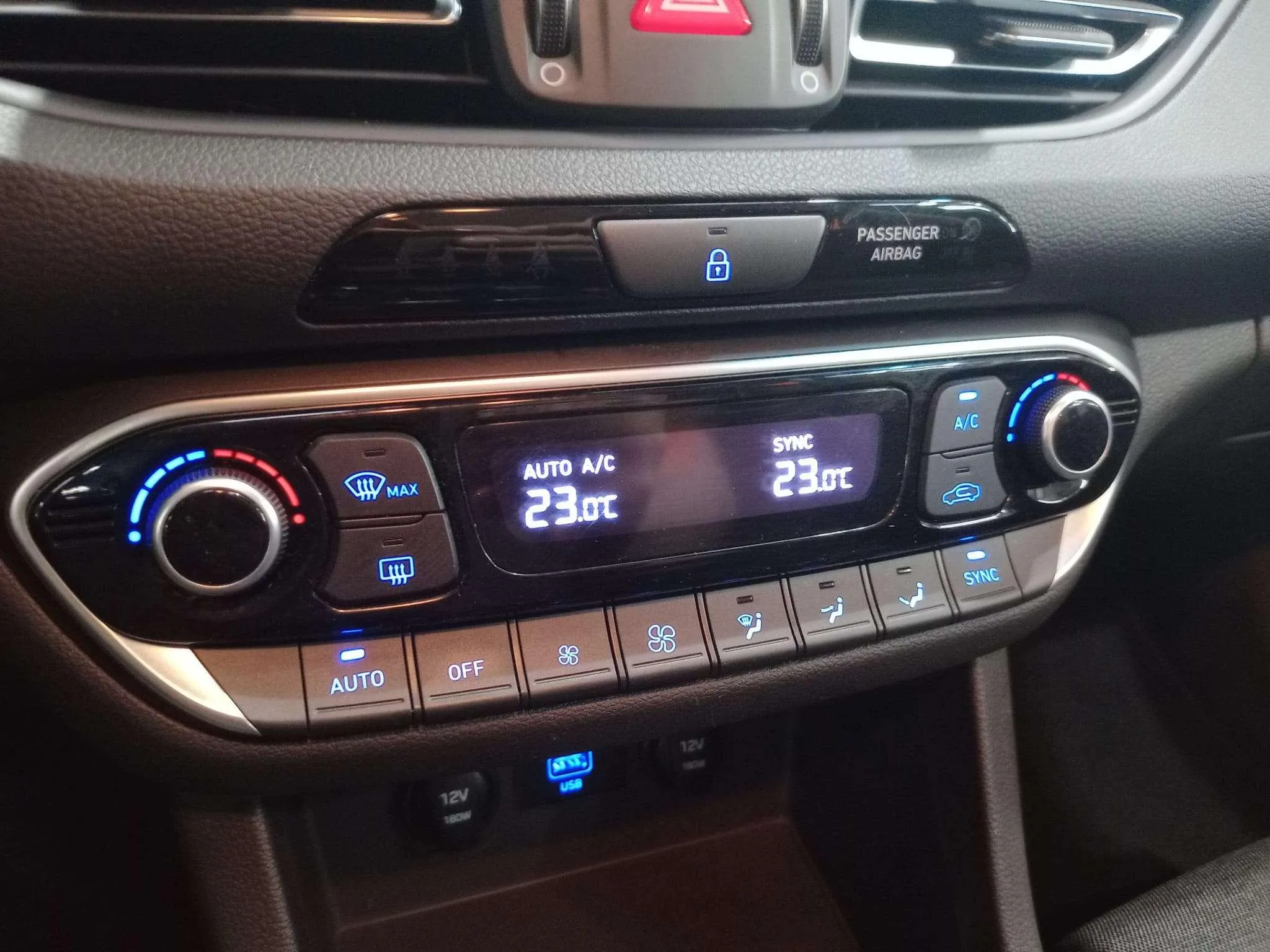 Hyundai i30 1.5 DPI Klass SLX - foto 19