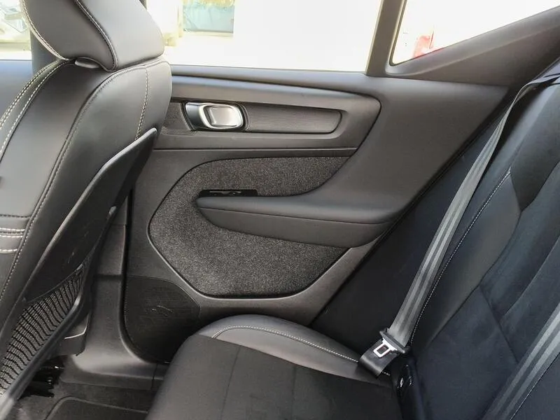 Volvo XC40 1.5 T5 Twin Recharge R-Design - foto 31