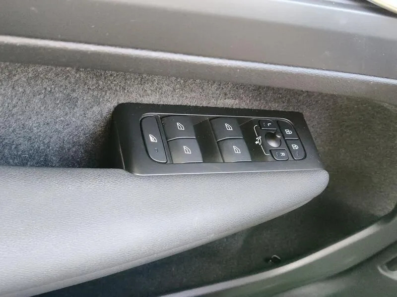 Volvo XC40 1.5 T5 Twin Recharge R-Design - foto 28