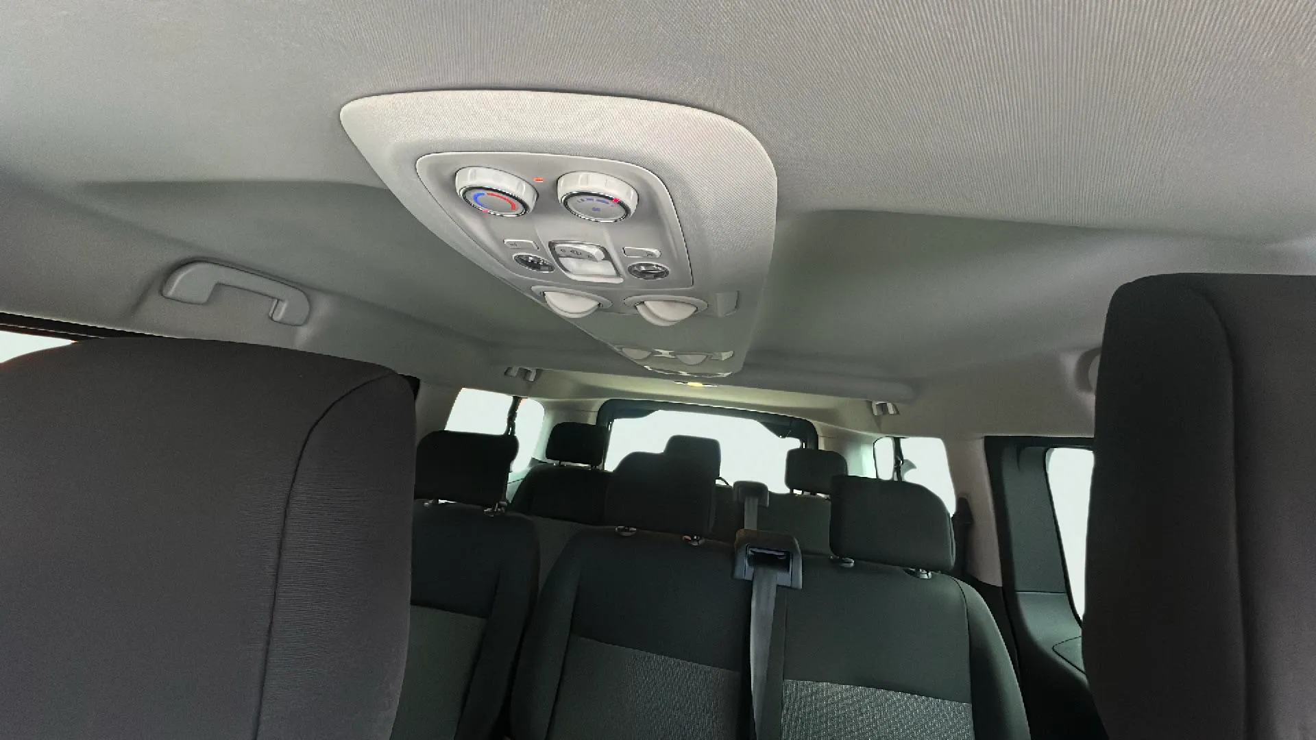 Peugeot Traveller Business Long BlueHDi 180 EAT8 - foto 21