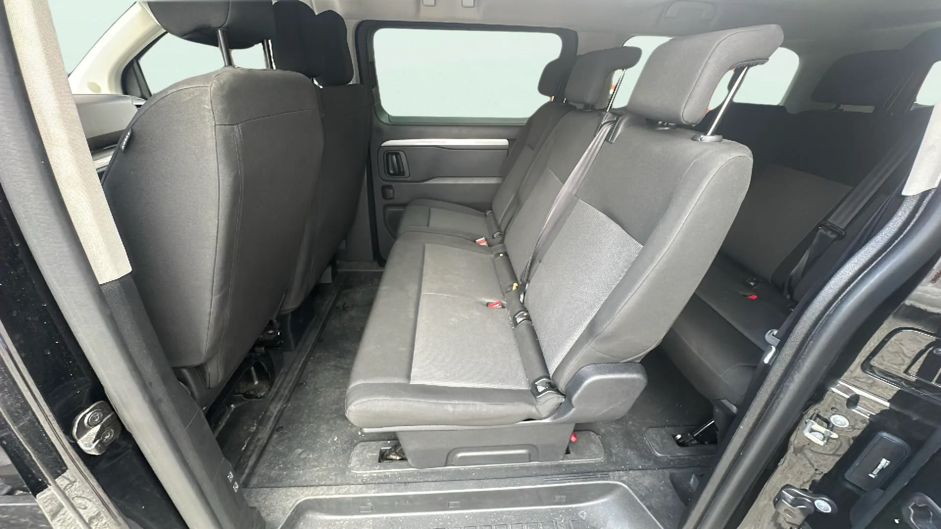 Peugeot Traveller Business Long BlueHDi 180 EAT8 - foto 14