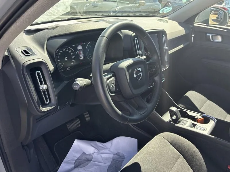 Volvo XC40 1.5 T2 Essential Dark - foto 10
