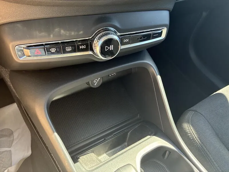 Volvo XC40 1.5 T2 Essential Dark - foto 15