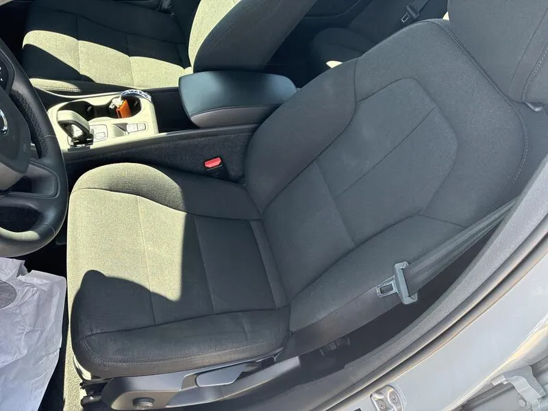 Volvo XC40 1.5 T2 Essential Dark - foto 28