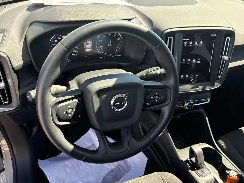 Volvo XC40 1.5 T2 Essential Dark - foto 11