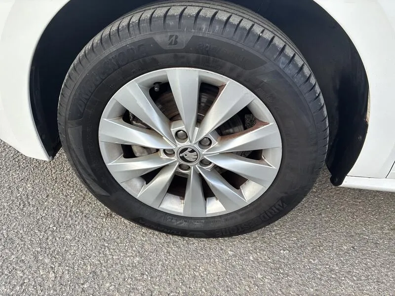 Škoda Kamiq 1.0 TSI DSG Ambition - foto 29