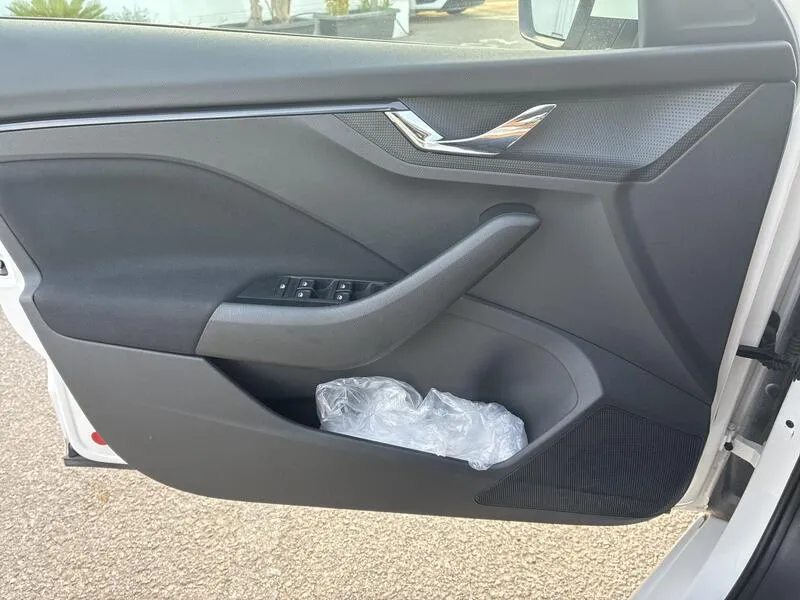 Škoda Kamiq 1.0 TSI DSG Ambition - foto 27