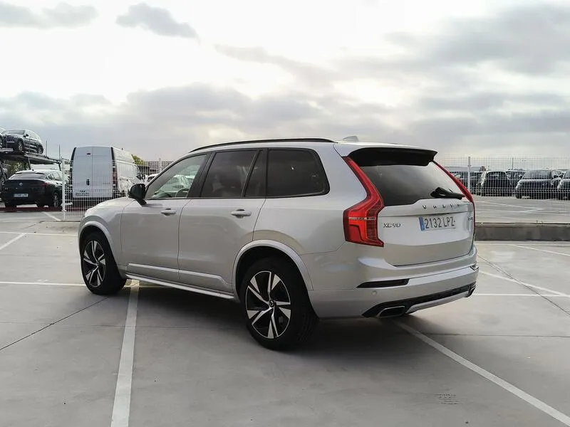 Volvo XC90 2.0 B5 D AWD R-Design - foto 4