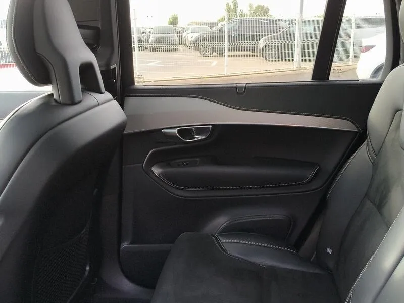 Volvo XC90 2.0 B5 D AWD R-Design - foto 34