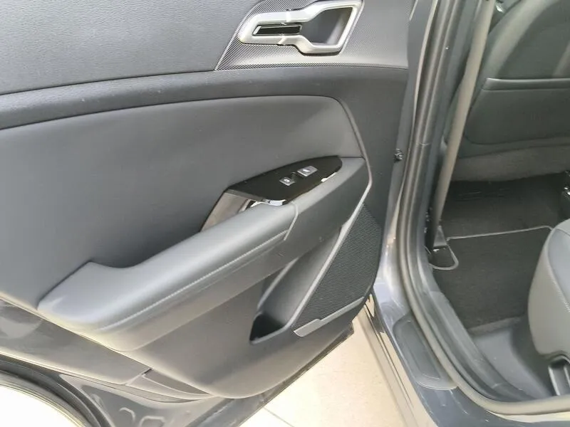 Kia Sportage 1.6 T-GDi HEV Tech - foto 34