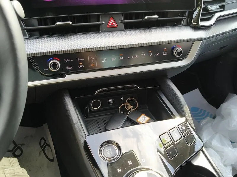 Kia Sportage 1.6 T-GDi HEV Tech - foto 12