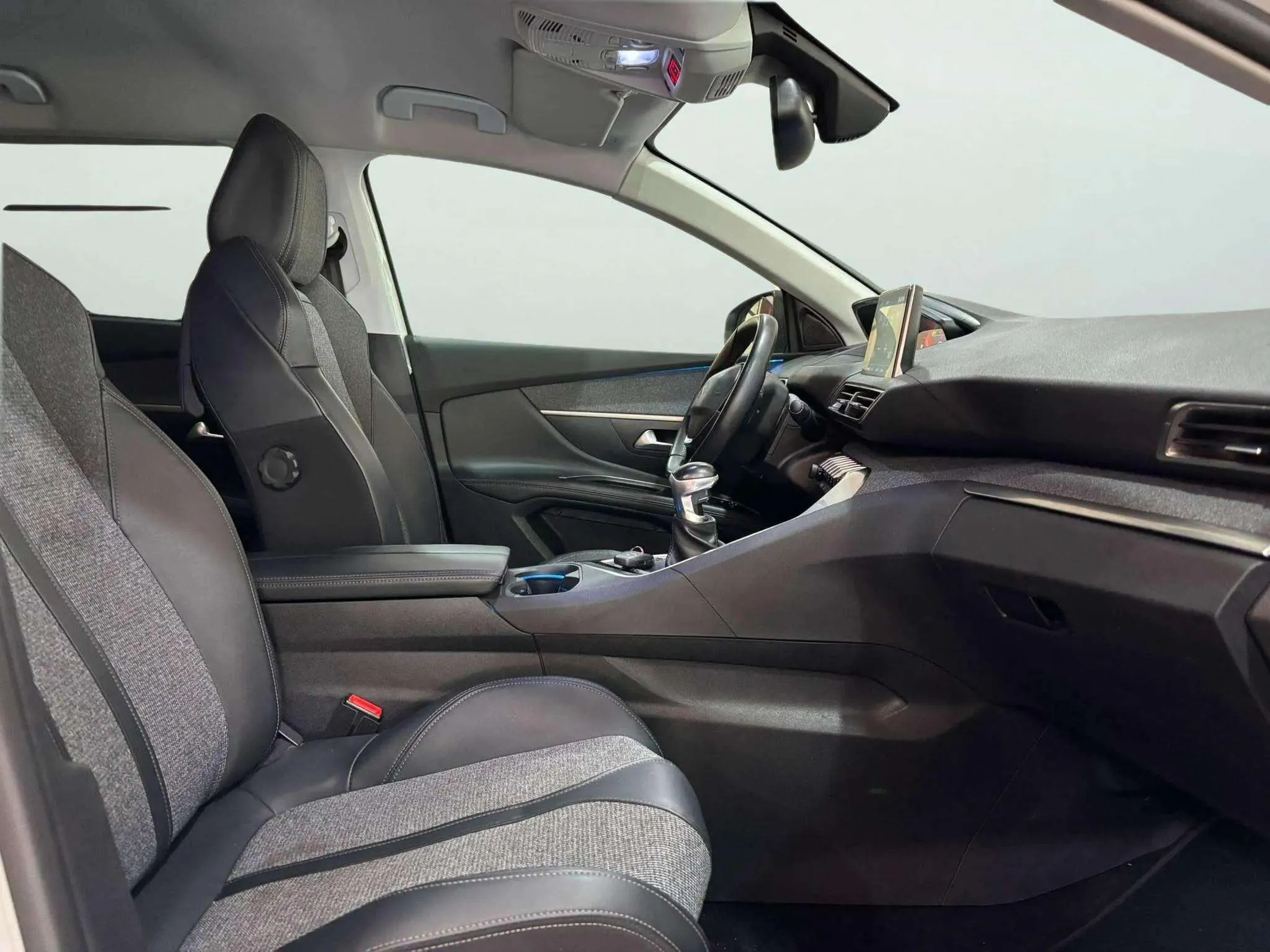 Peugeot 5008 Allure 1.5L BlueHDi - foto 17