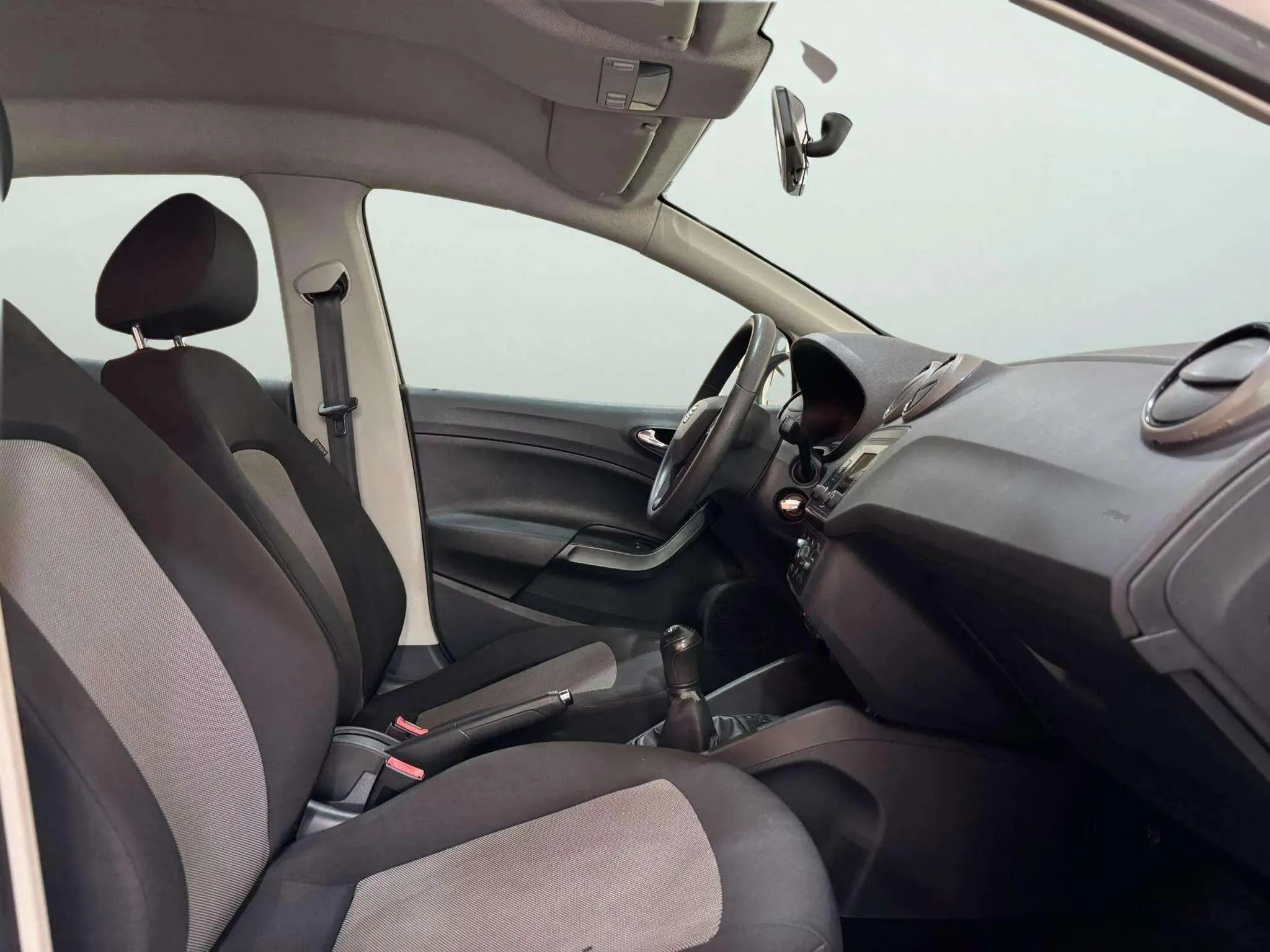 SEAT Ibiza 1.4 TDI Reference Plus - foto 11